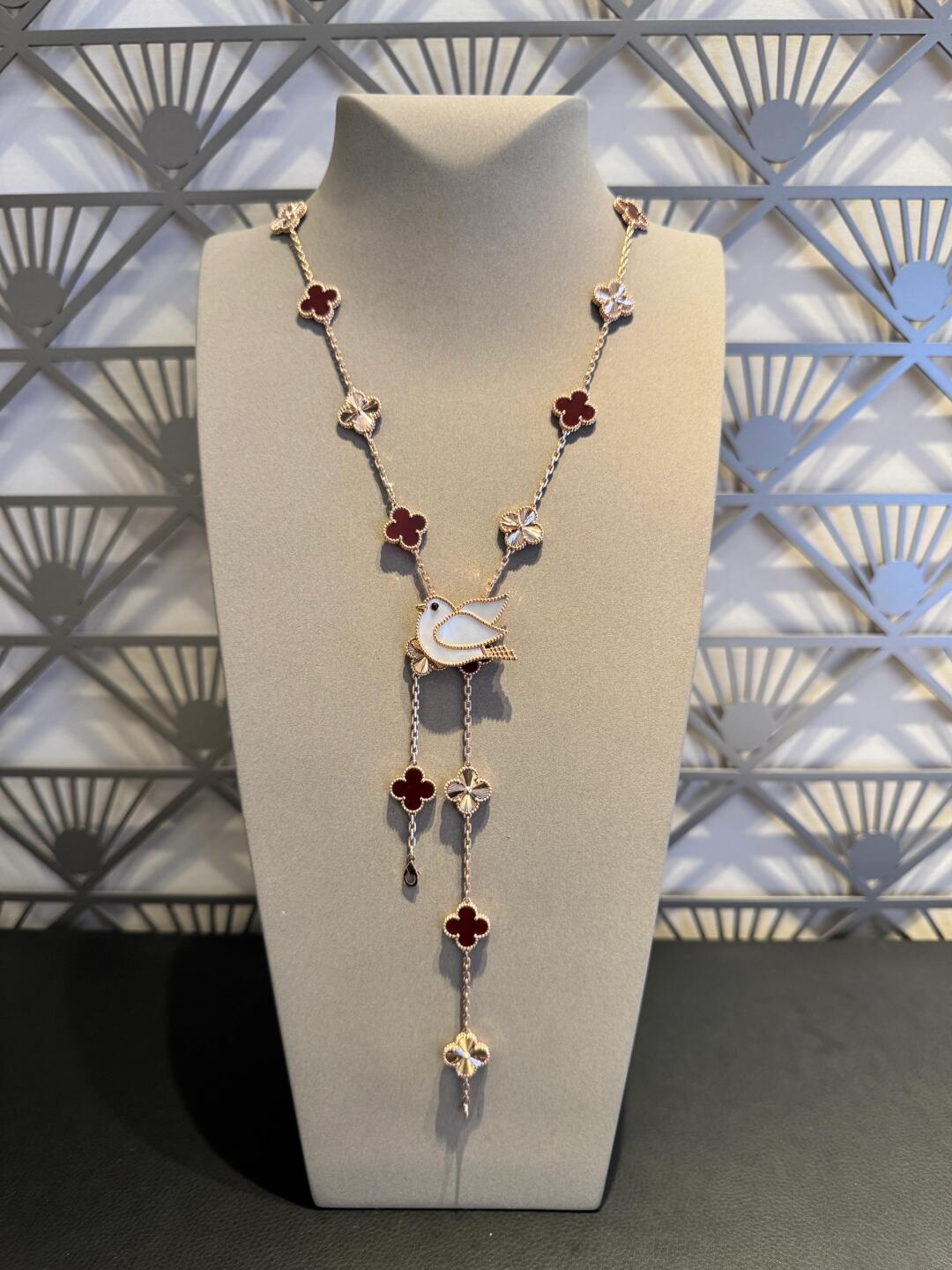 [Love Aura]CLOVER 20 MOTIFS LASER CARNELIAN NECKLACE