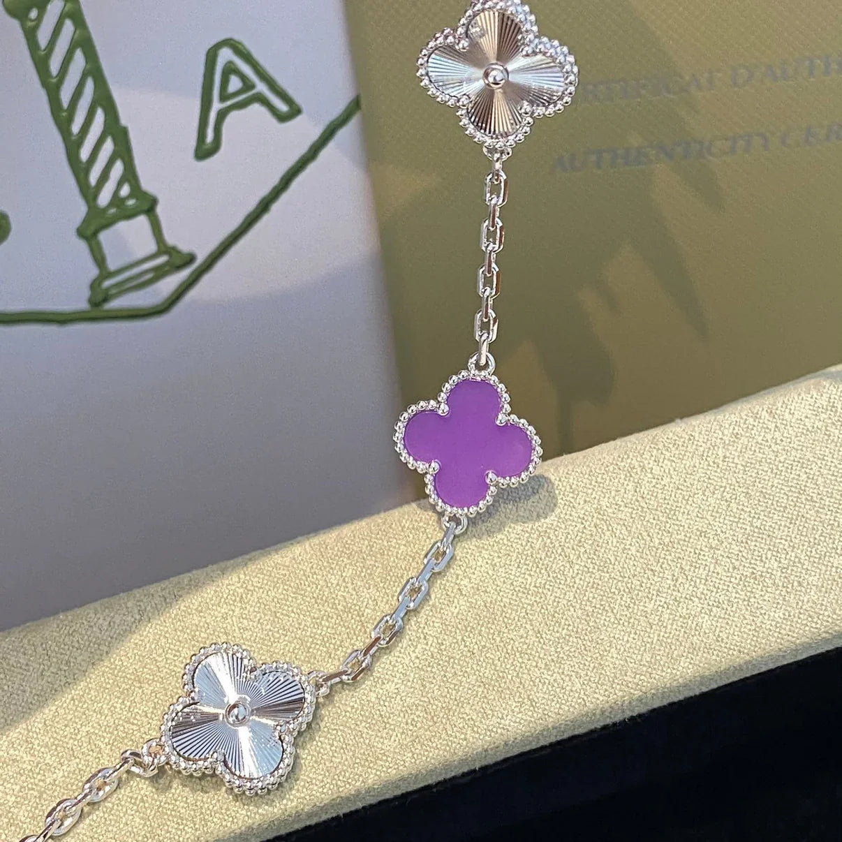 [Love Aura] CLOVER 5 MOTIF VIOLET BRACELET COLLECTION