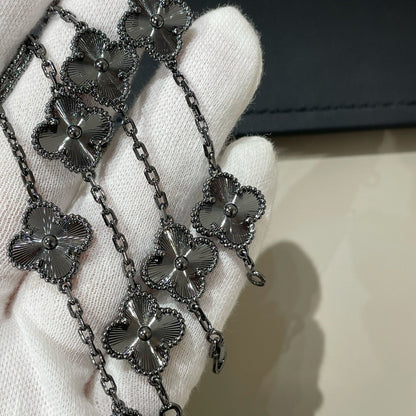 [Love Aura]CLOVER 5 MOTIF BLACK BRACELET