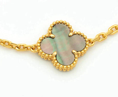 [Love Aura] CLOVER 5 MOTIF GRAY MOP BRACELET COLLECTION