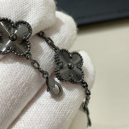 [Love Aura]CLOVER 5 MOTIF BLACK BRACELET