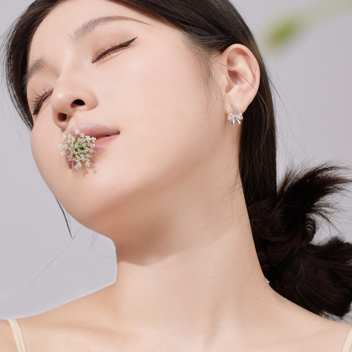 [Love Aura]Exquisite Earrings With Heart-Shaped Bow Design