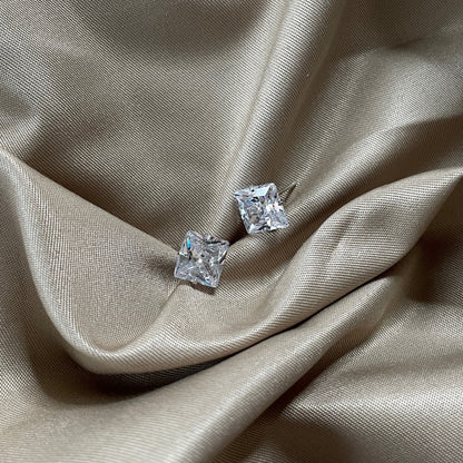 [Love Aura]Stylish Shiny Square Center Stone Stud Earrings