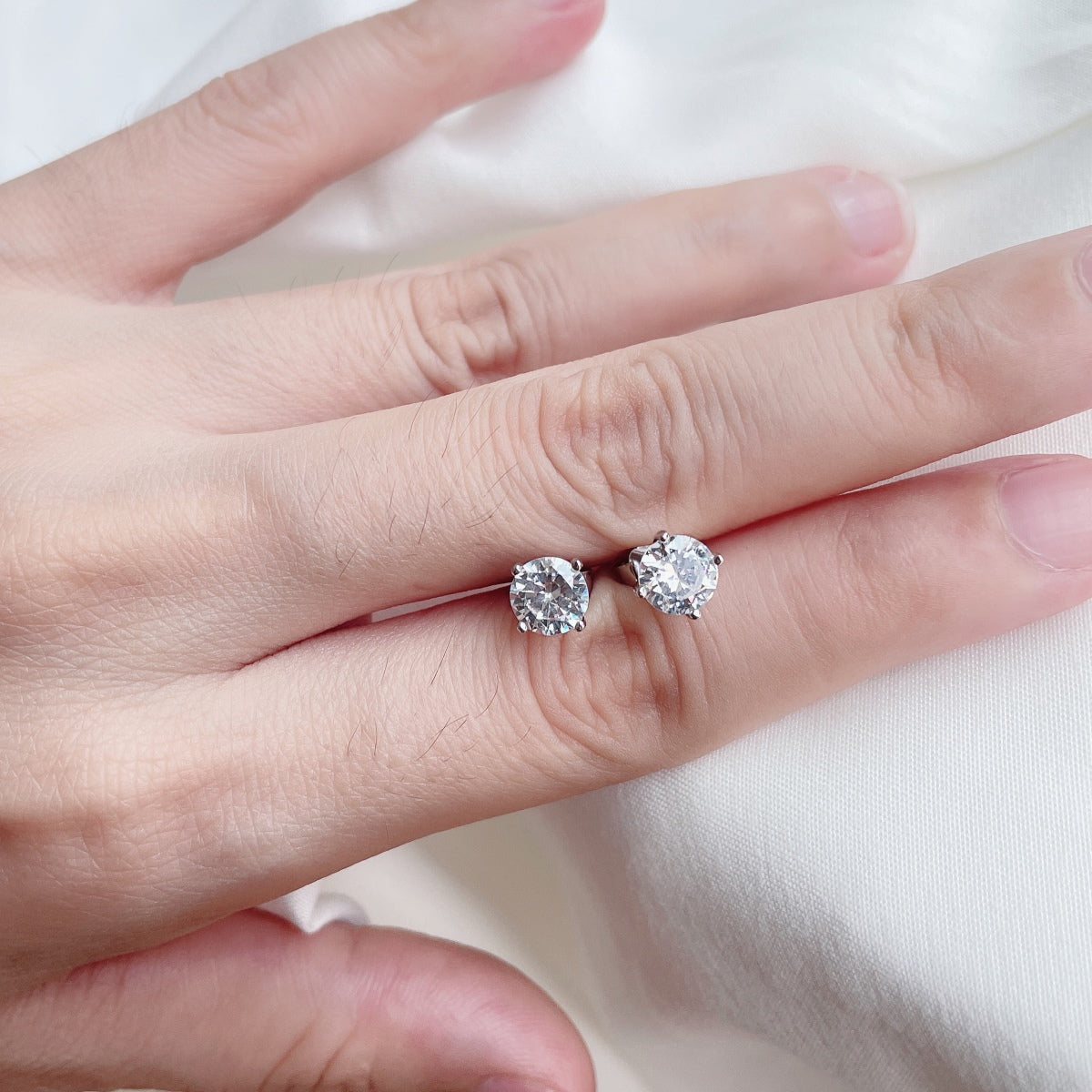 [Love Aura]Unique Round Shape Earrings