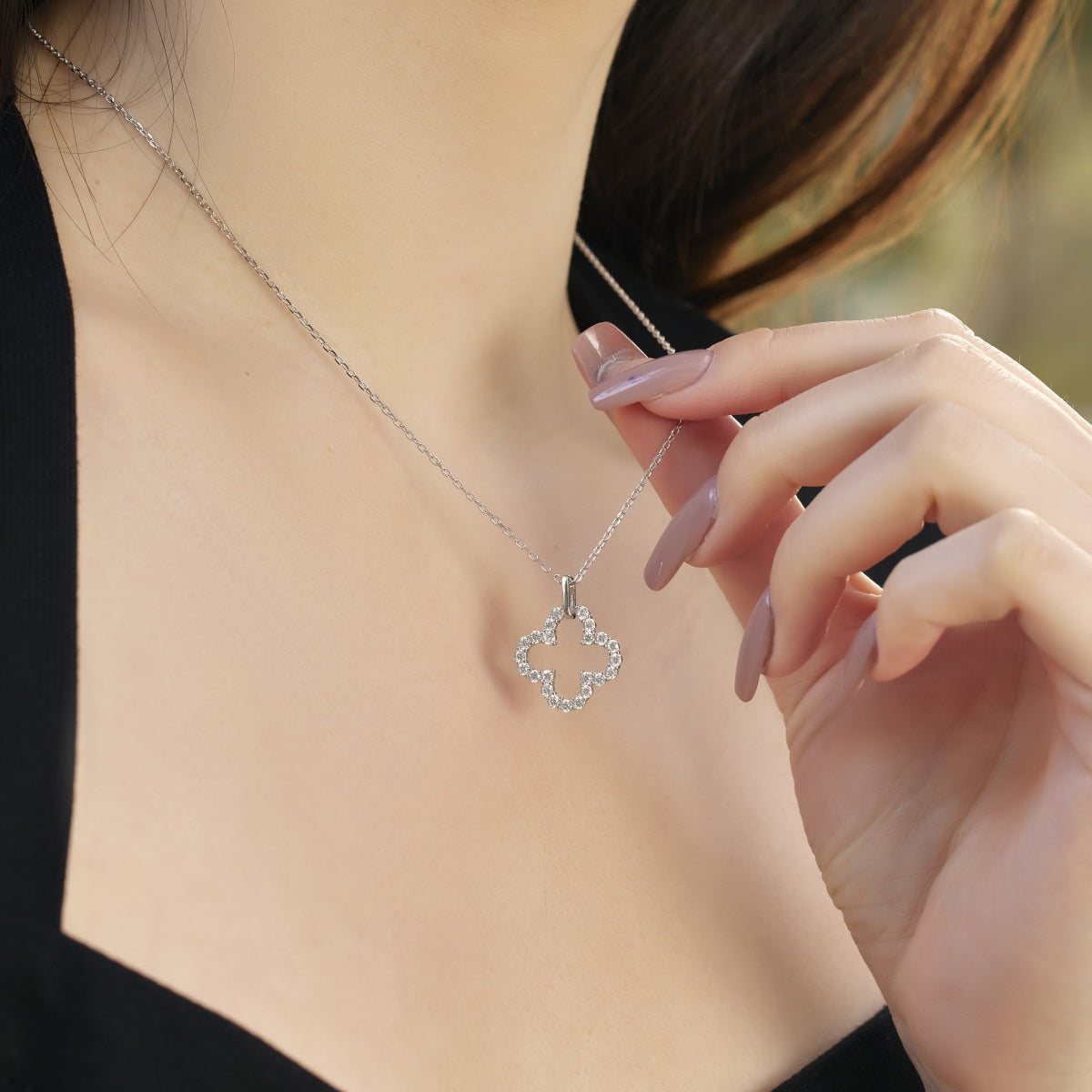 [Love Aura]Four-Leaf Clover Hollow Design Exquisite Necklace