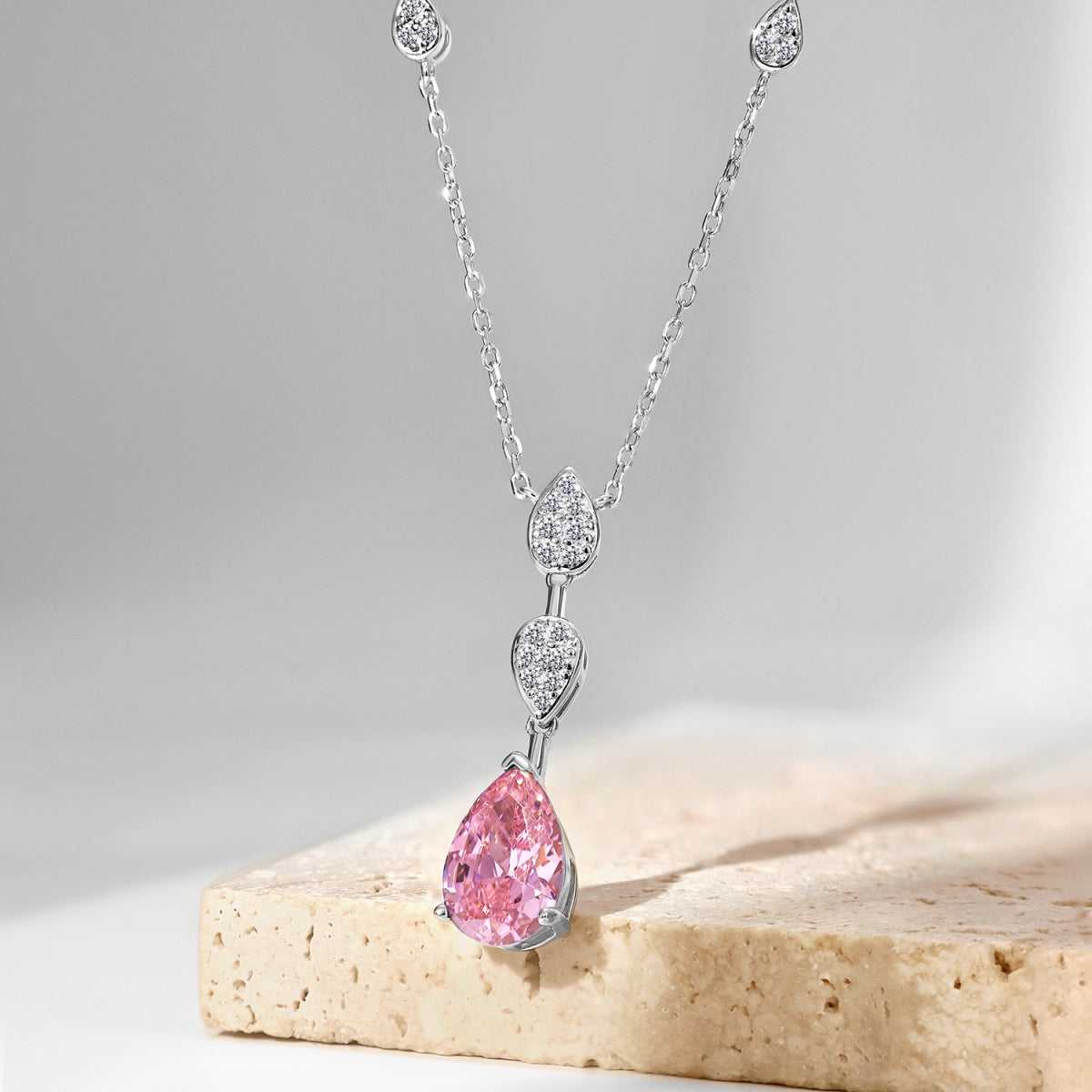 [Love Aura]Dazzling Pear Cut Necklace