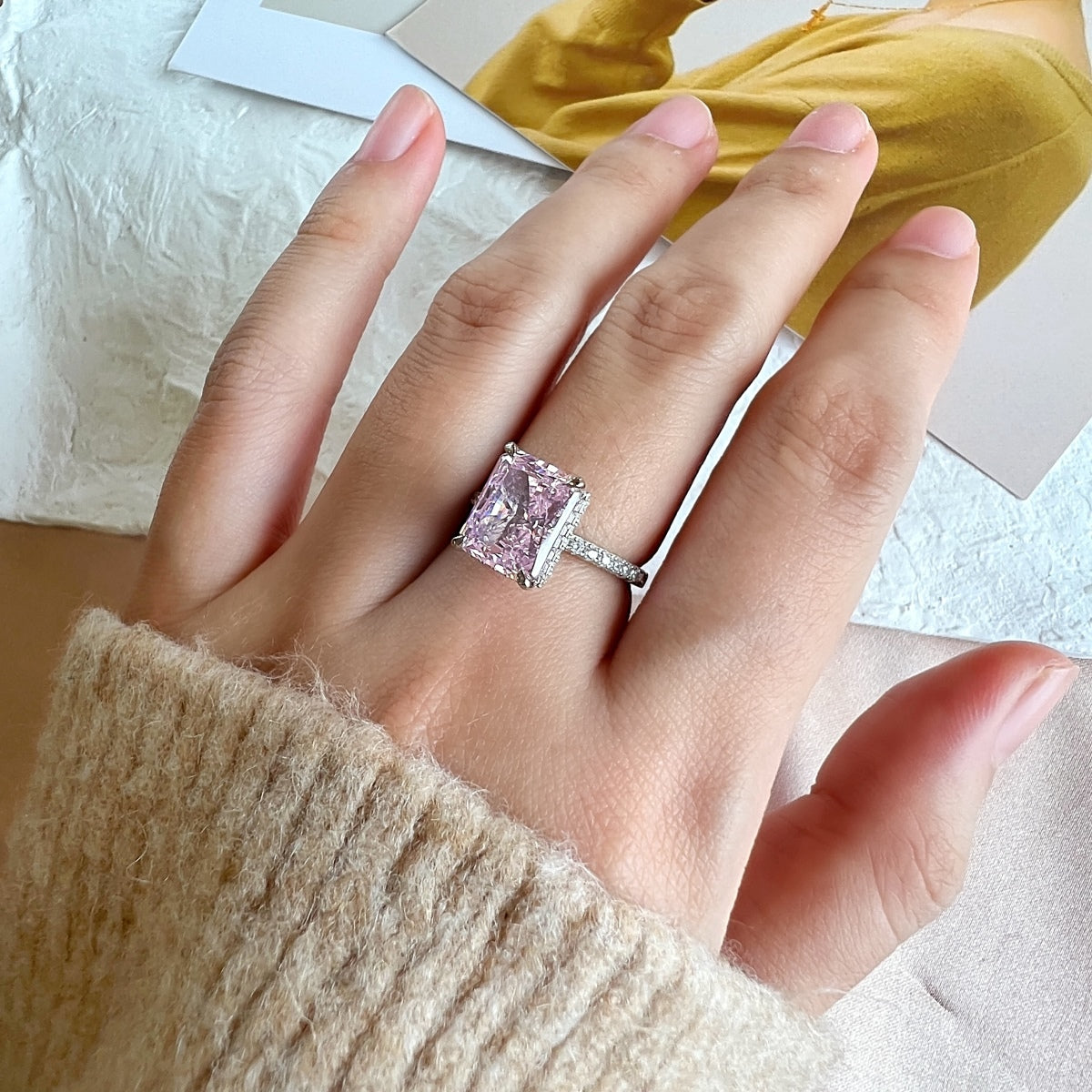 [Love Aura]4.0 Carat Luxurious Engagement Ring