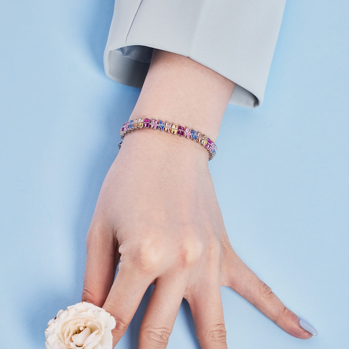 [Love Aura]Sparkling Exquisite Multi Cut Party Bracelet