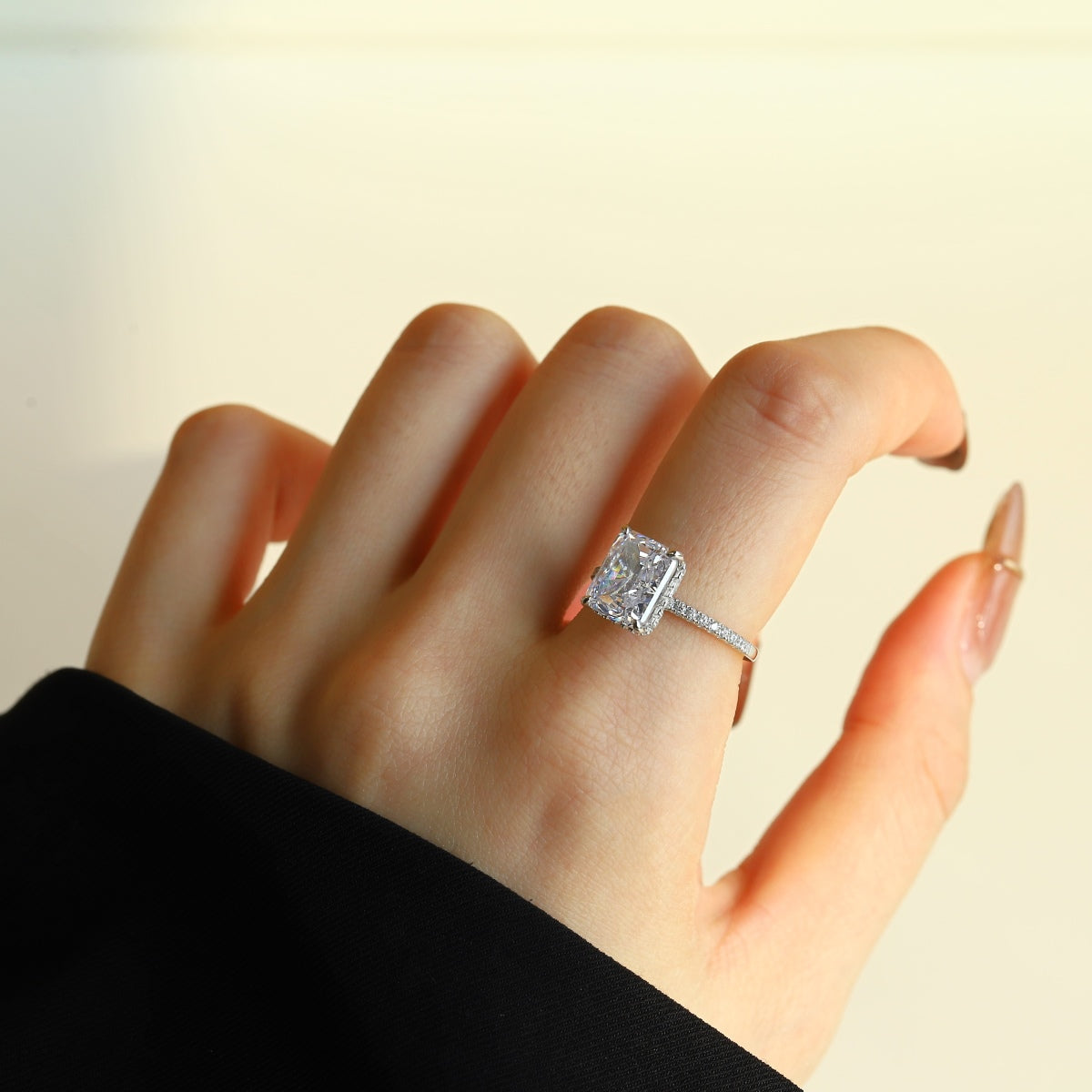 [Love Aura]4.0 Carat Luxurious Engagement Ring