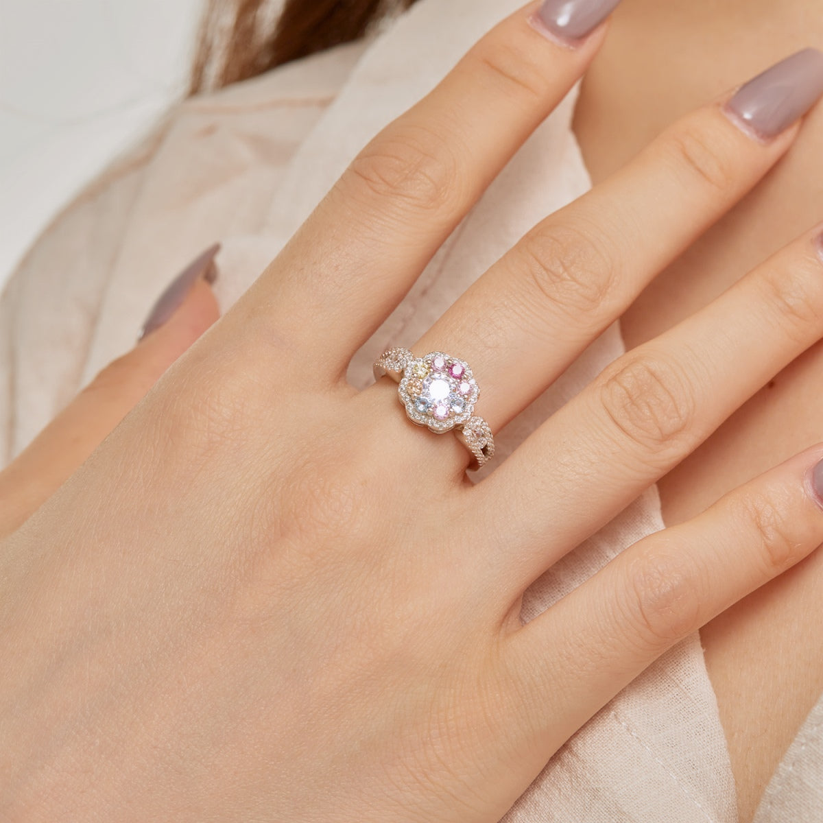 [Love Aura]Delicate Colorful Round Cut Flower Shape Wedding Ring