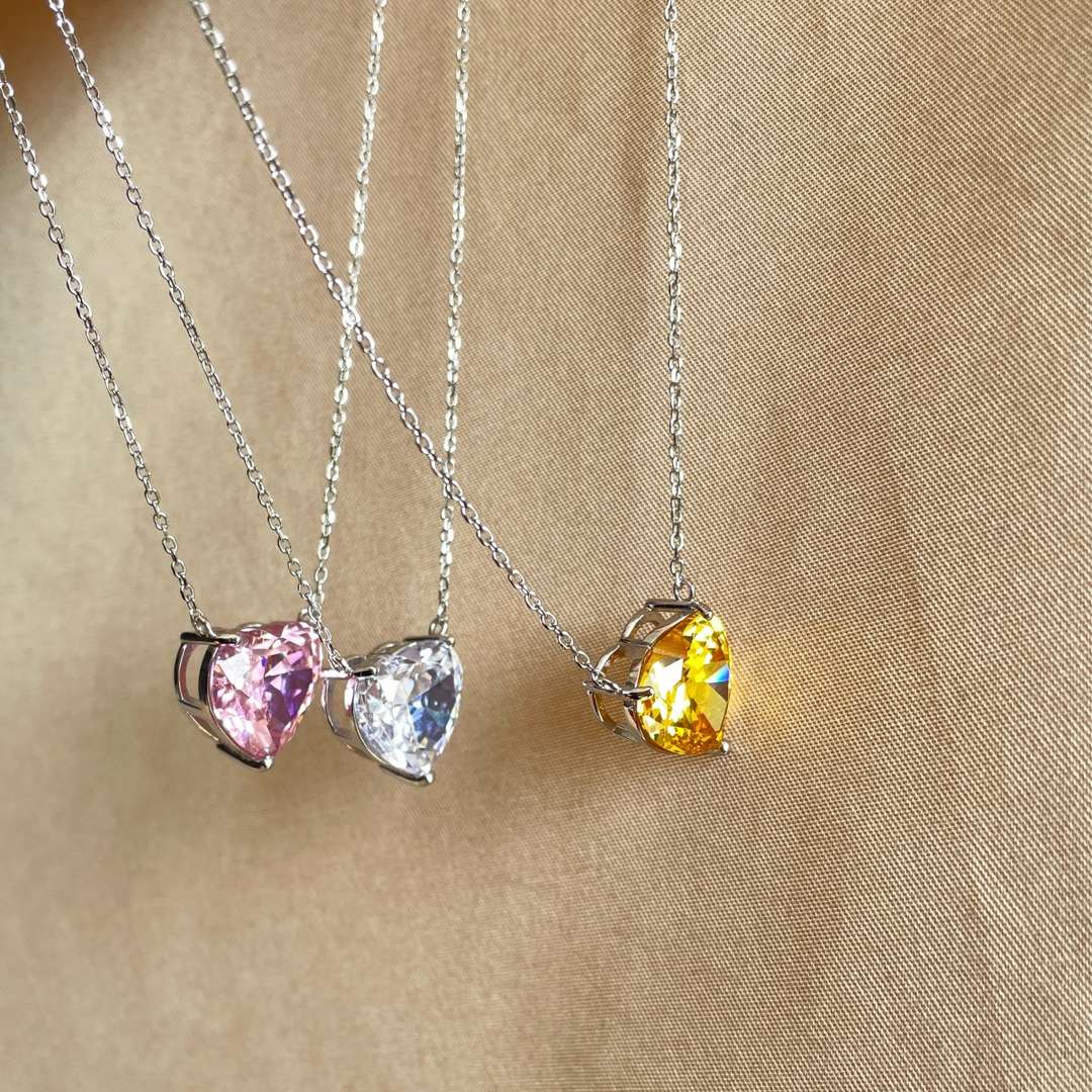 [Love Aura]6.0 carat Radiant Heart Shape Necklace