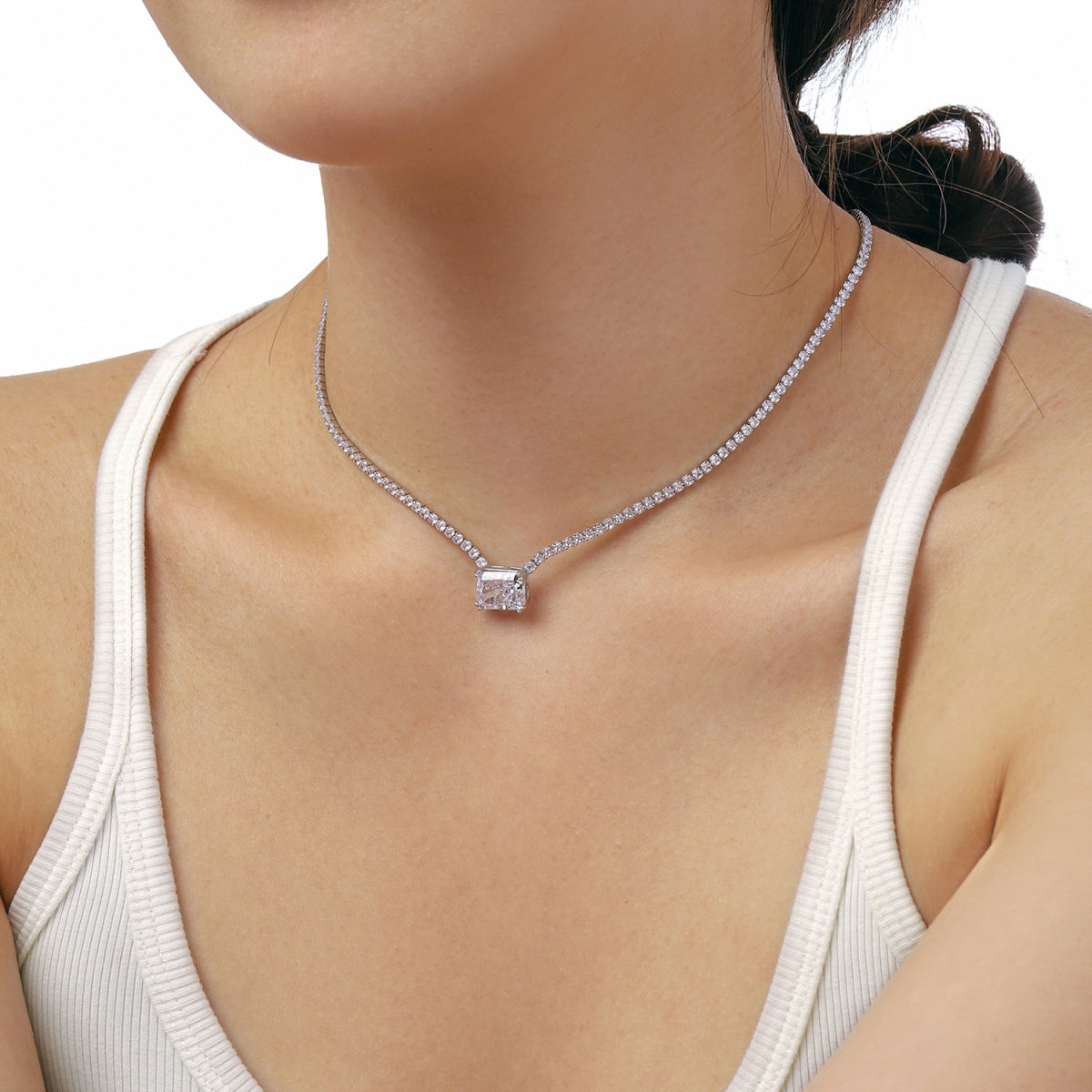 [Love Aura]4.0 Carat Elegant Radiant Cut Necklace