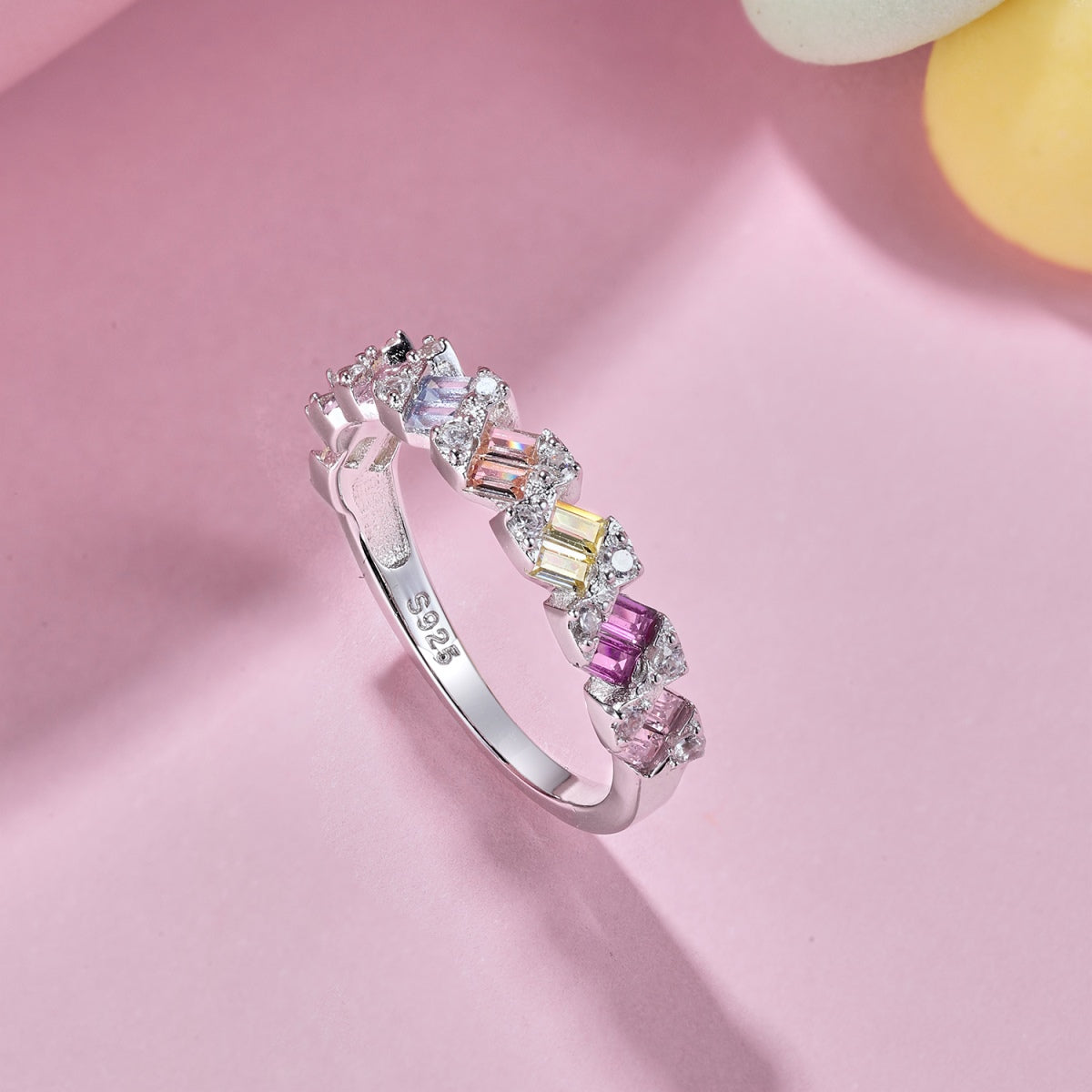 [Love Aura]Delicate Vibrant Emerald Cut Daily Ring