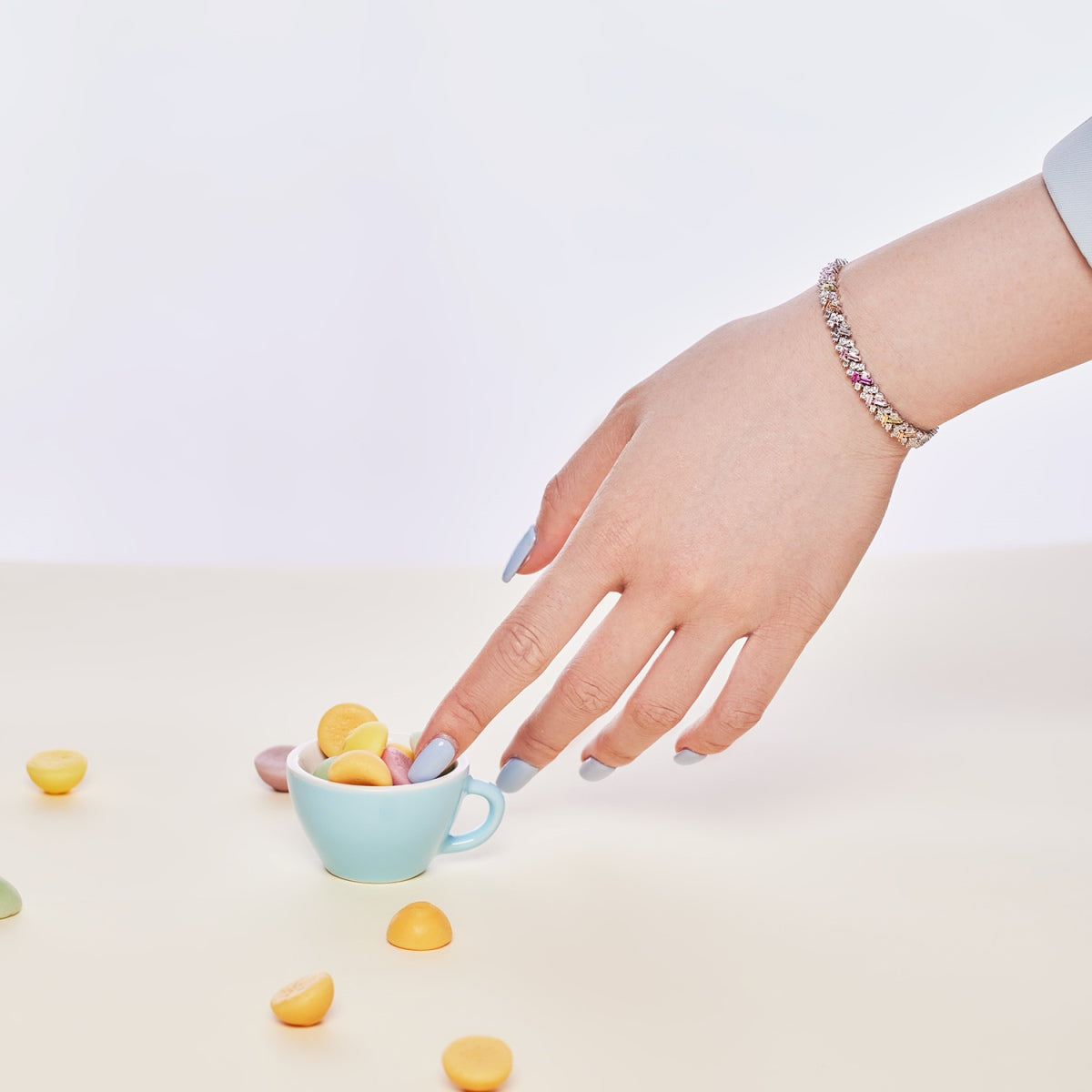 [Love Aura]Dazzling Unique Multi Shape Daily Bracelet