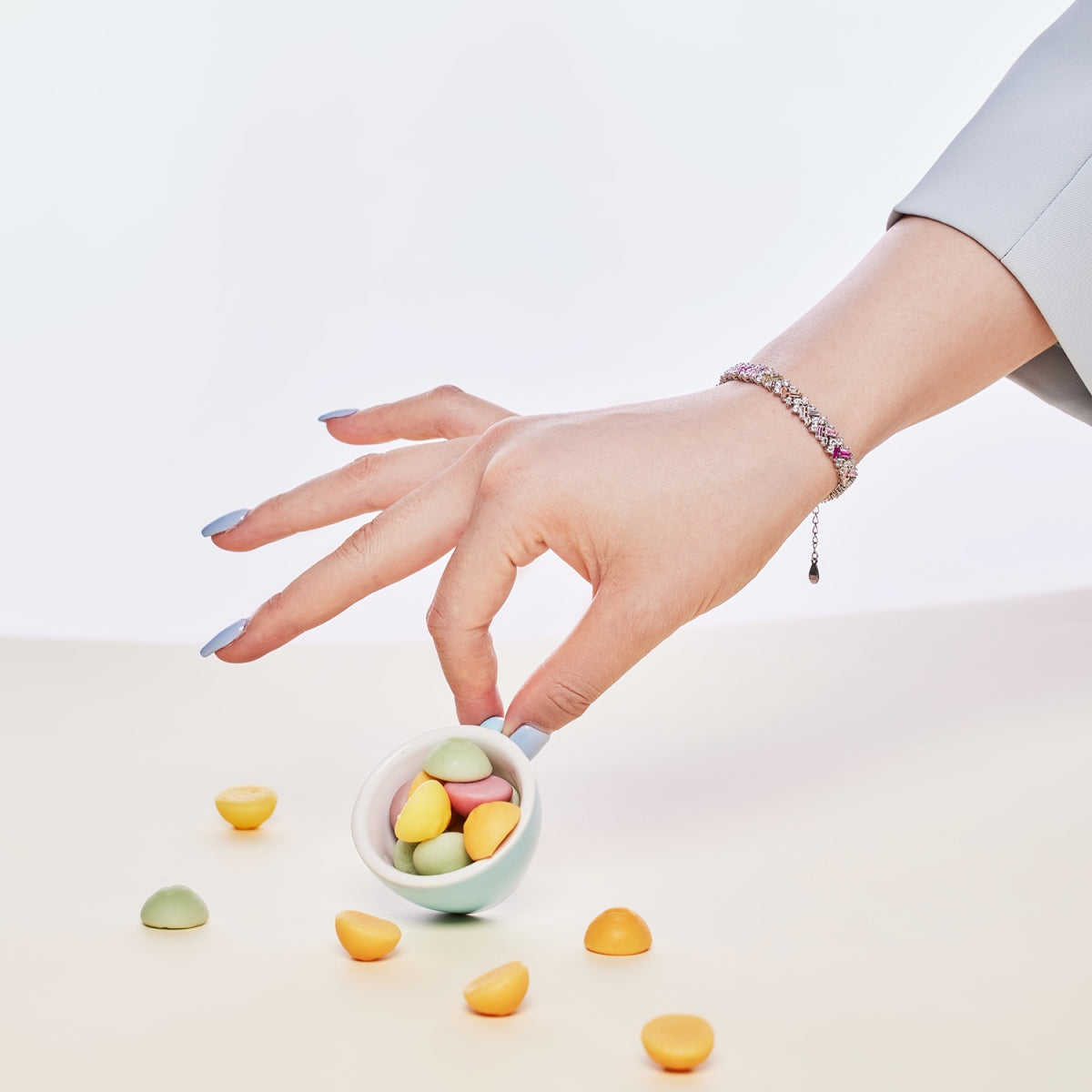 [Love Aura]Dazzling Unique Multi Shape Daily Bracelet