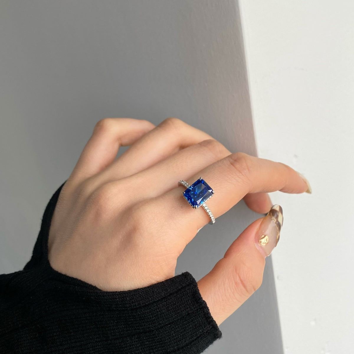 [Love Aura]4.0 Carat Luxurious Engagement Ring