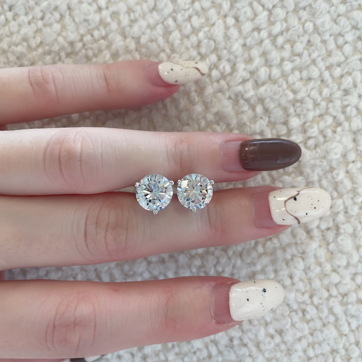 [Love Aura]Dainty Round Shape Earrings