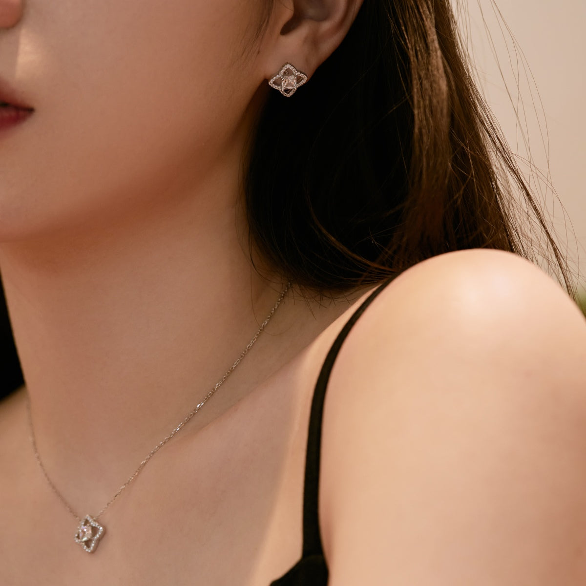 [Love Aura]Elegant Star Shape Princess Cut Daily Earrings