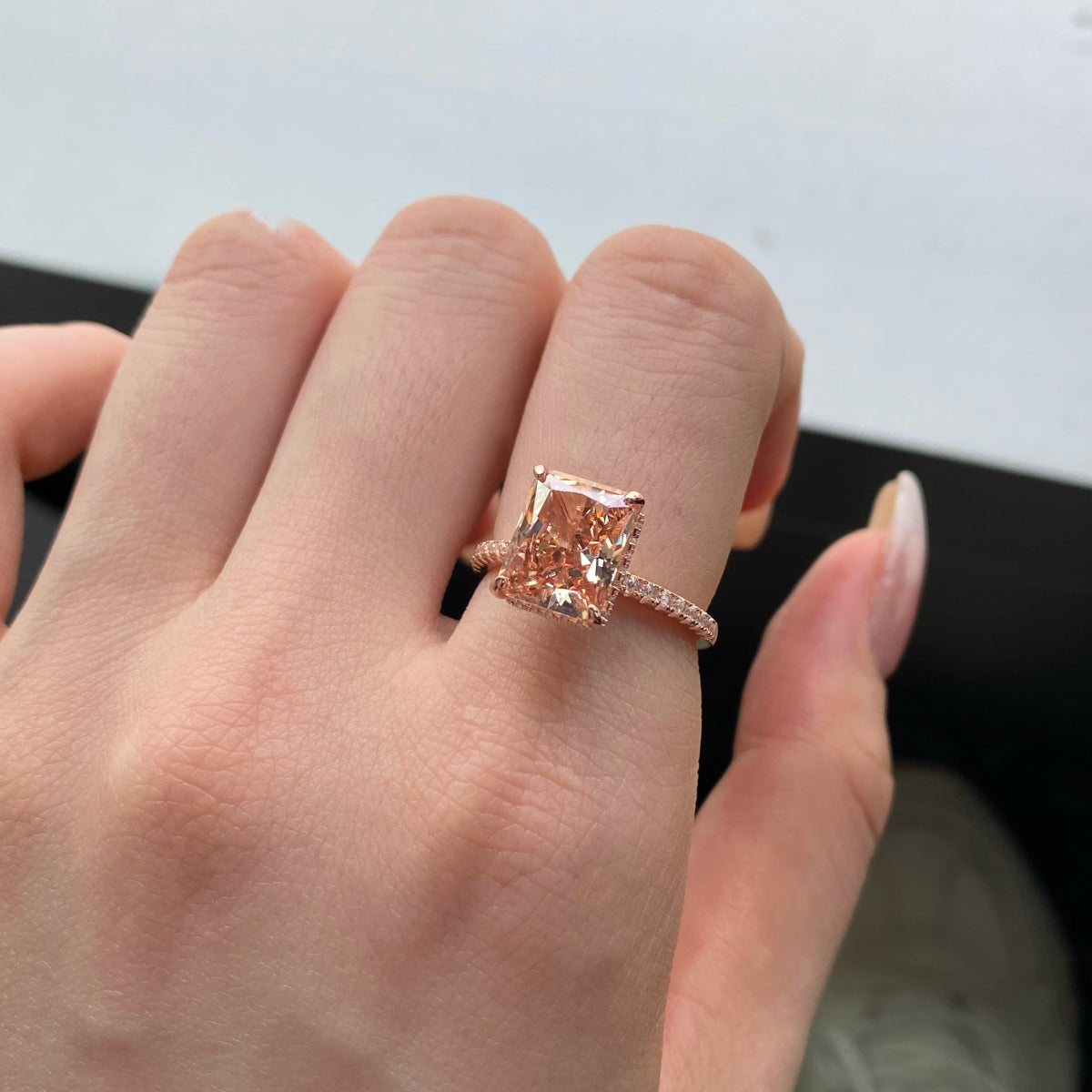 [Love Aura]4.0 Carat Luxurious Engagement Ring