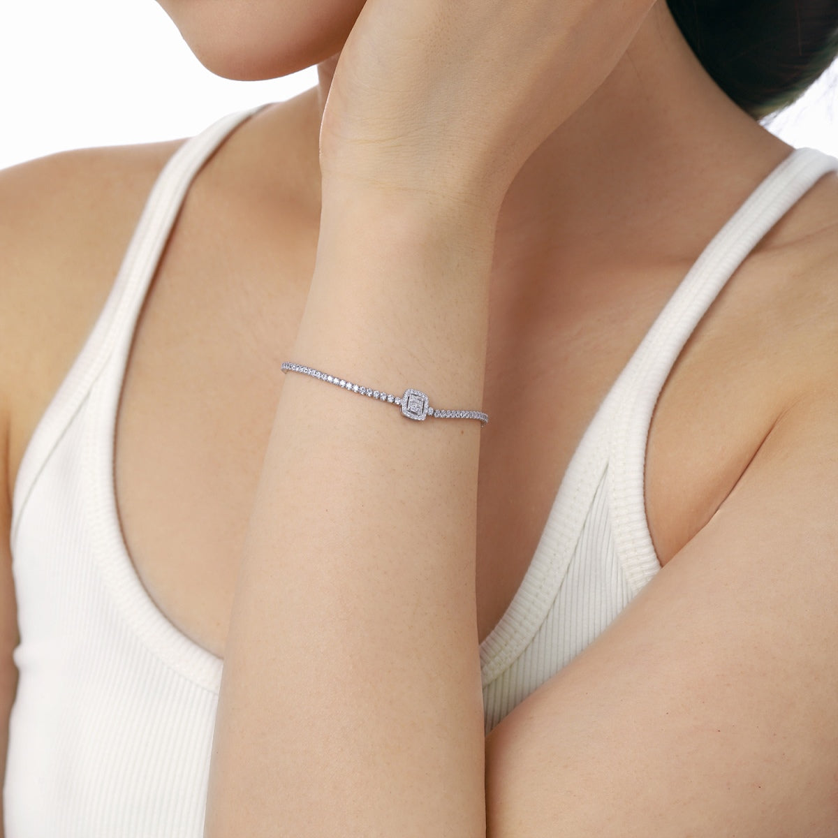 [Love Aura]Luxurious Dazzling Square Shape Banquet Bracelet