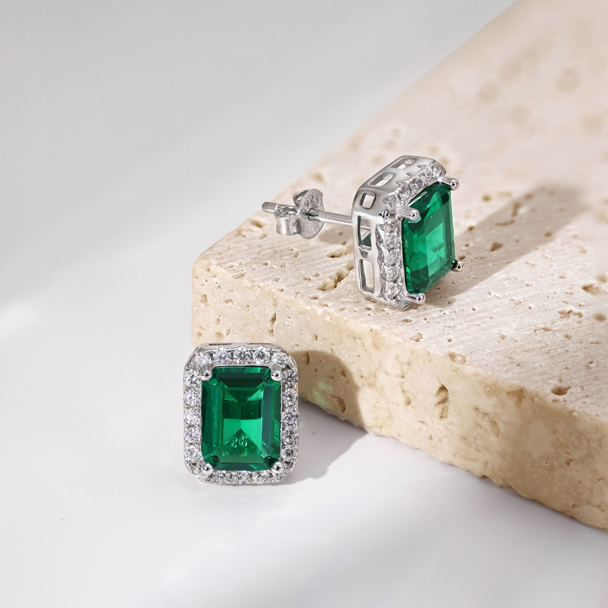 [Love Aura]Luxurious Dainty Emerald Cut Banquet Earrings