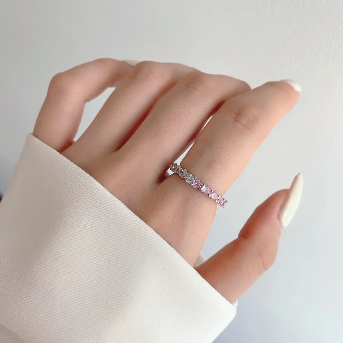 [Love Aura]Sparkling Round Cut Tennis Ring