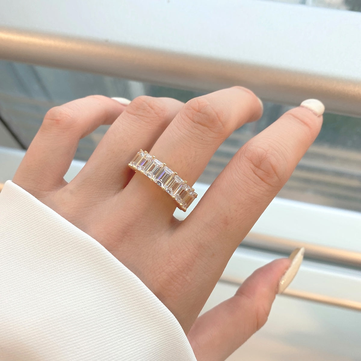 [Love Aura]0.75 Carat Elegant Emerald Cut Tennis Ring