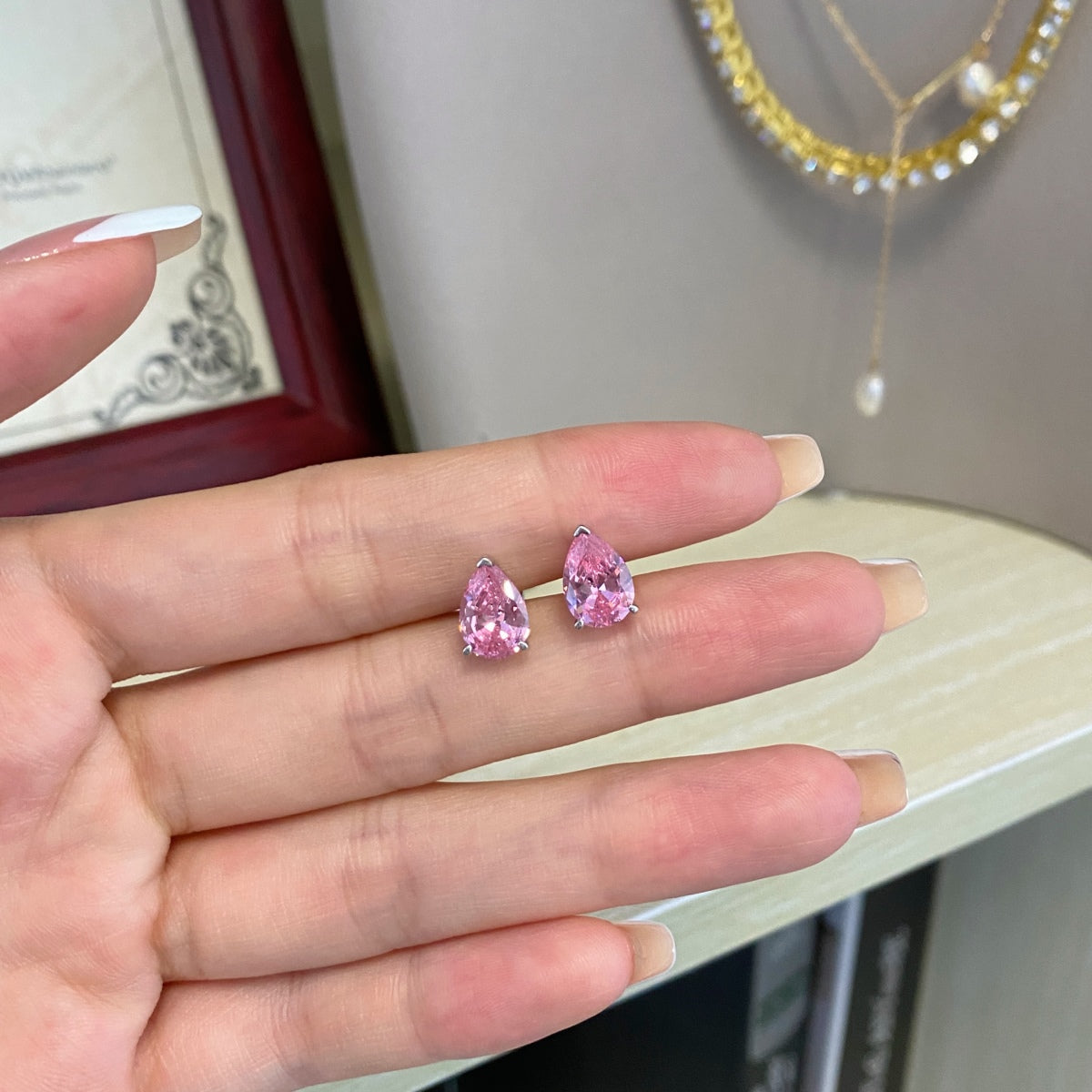 [Love Aura]Ornate Water Drop Shape Earrings