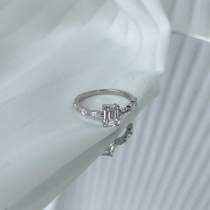 [Love Aura]1.0 Carat Dainty Resplendent Radiant Cut Daily Ring