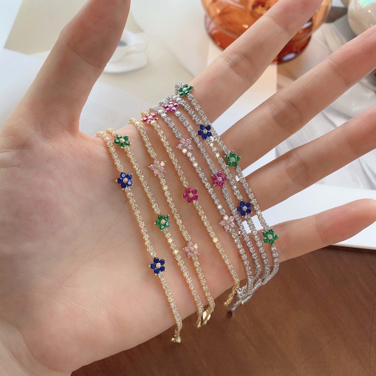 [Love Aura]Sparkling Flower Shape Tennis Bracelet