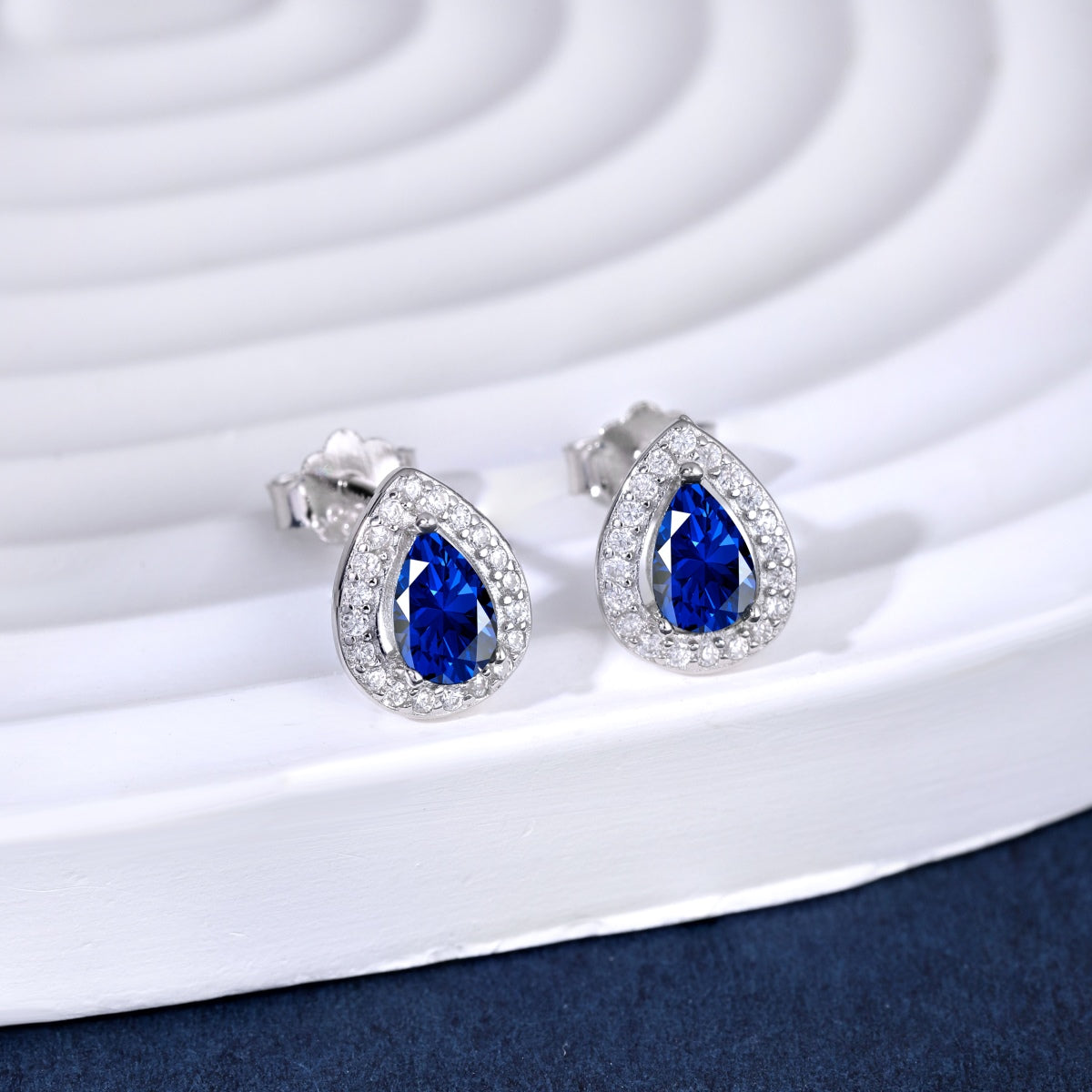 [Love Aura]Luxurious Water Drop Shape Earrings