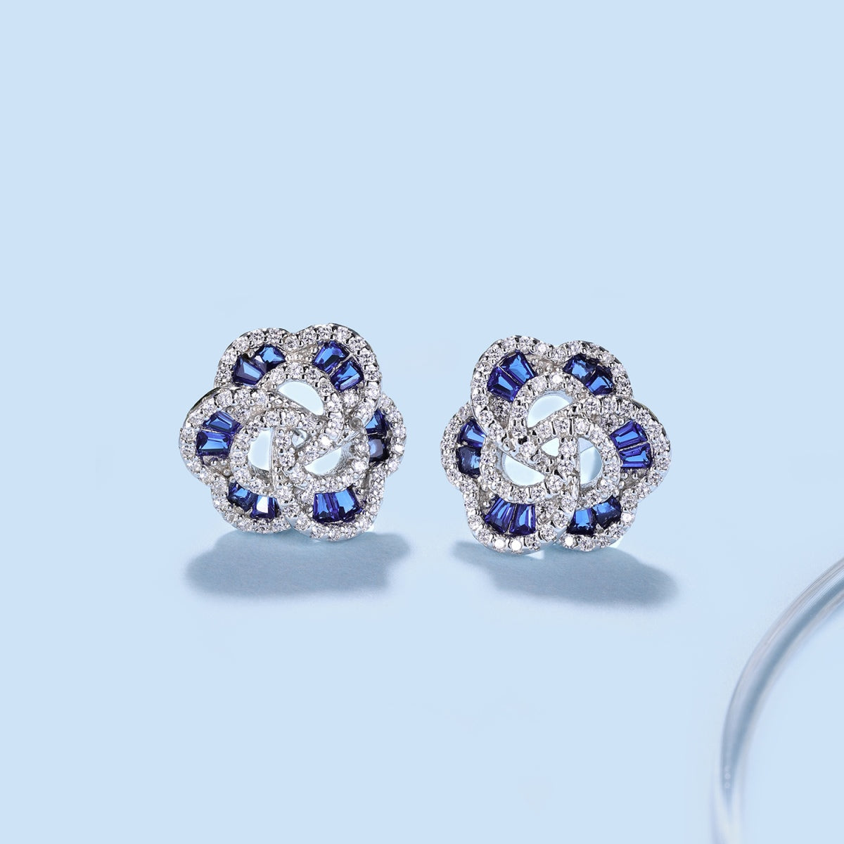 [Love Aura]Exquisite Flower Shape Daily Earrings
