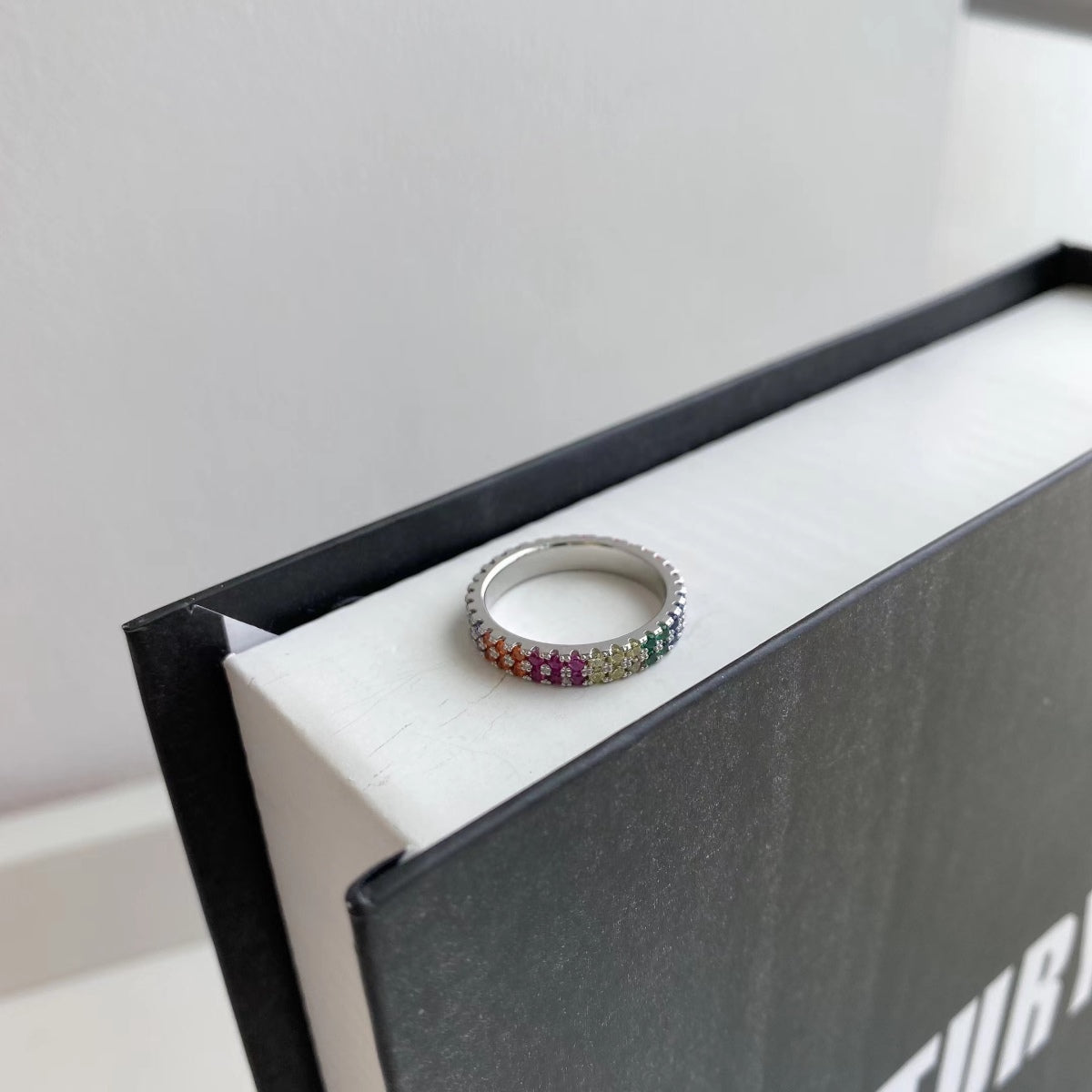 [Love Aura]Unique Colorful Round Cut Tennis Ring