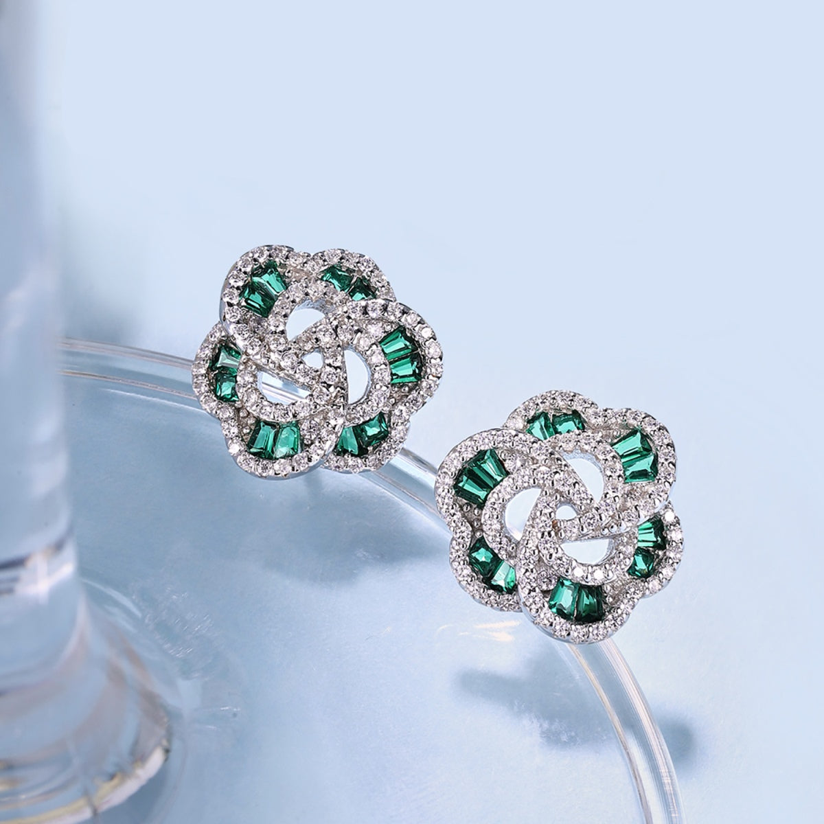 [Love Aura]Exquisite Flower Shape Daily Earrings
