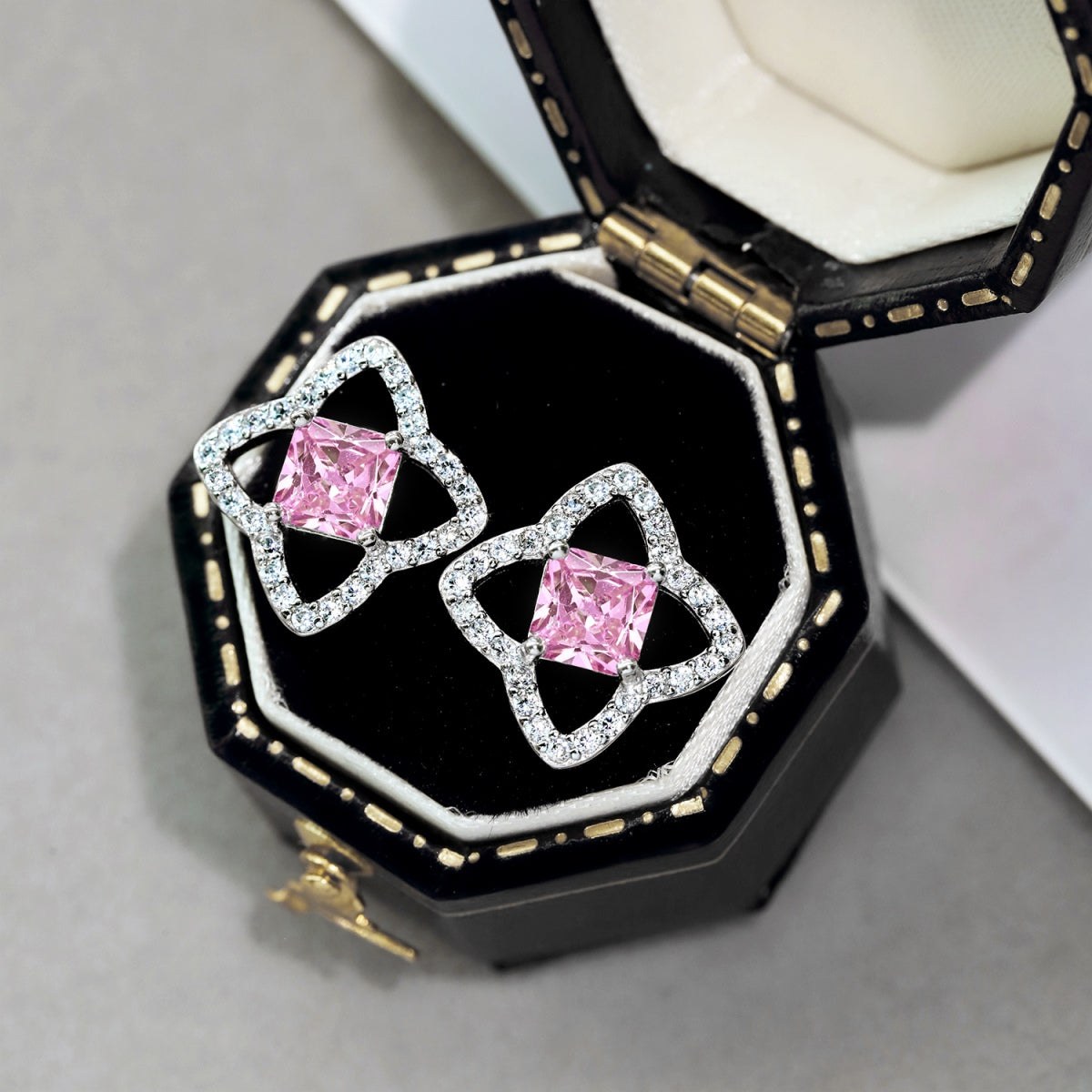 [Love Aura]Elegant Star Shape Princess Cut Daily Earrings