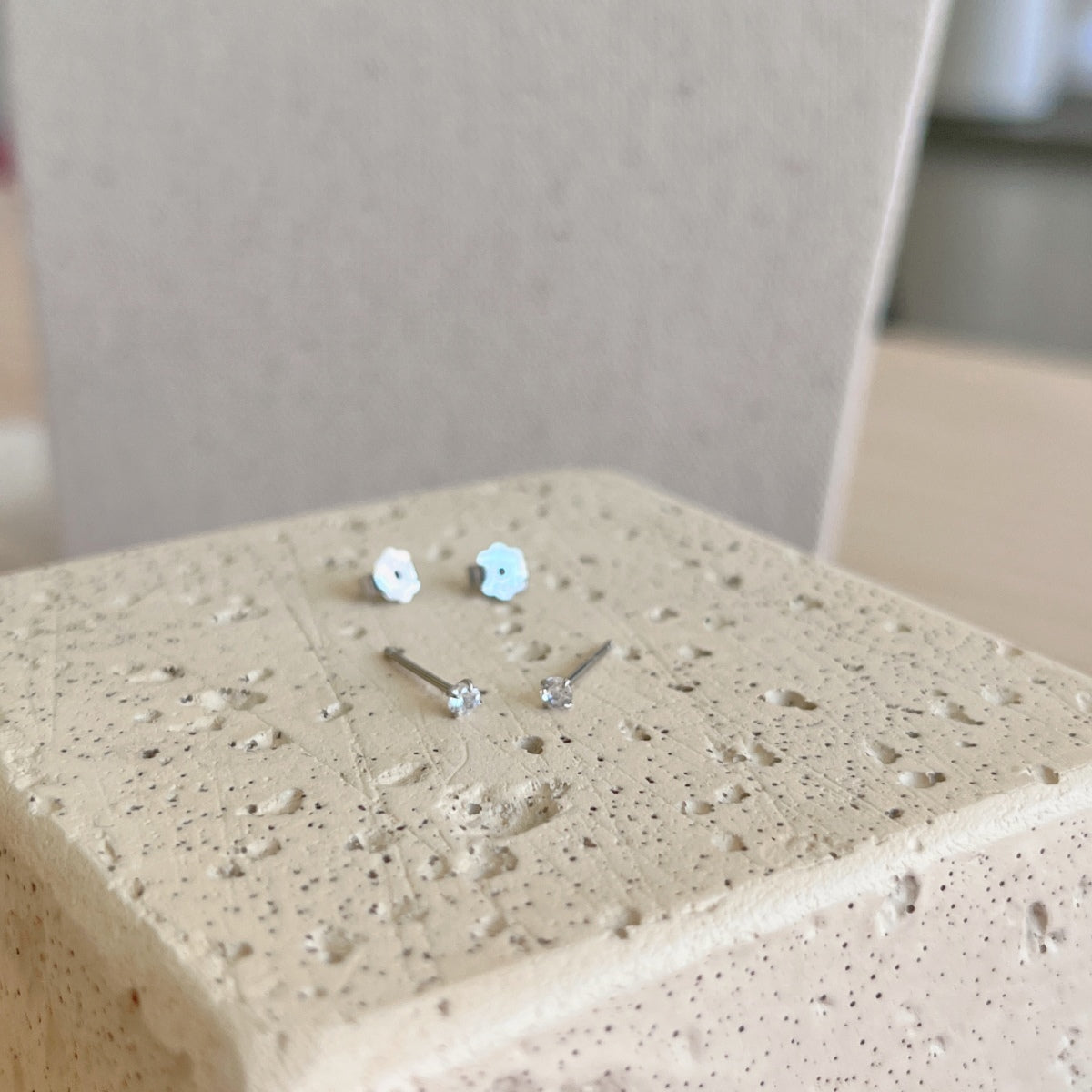 [Love Aura]Delicate Solitaire Earrings