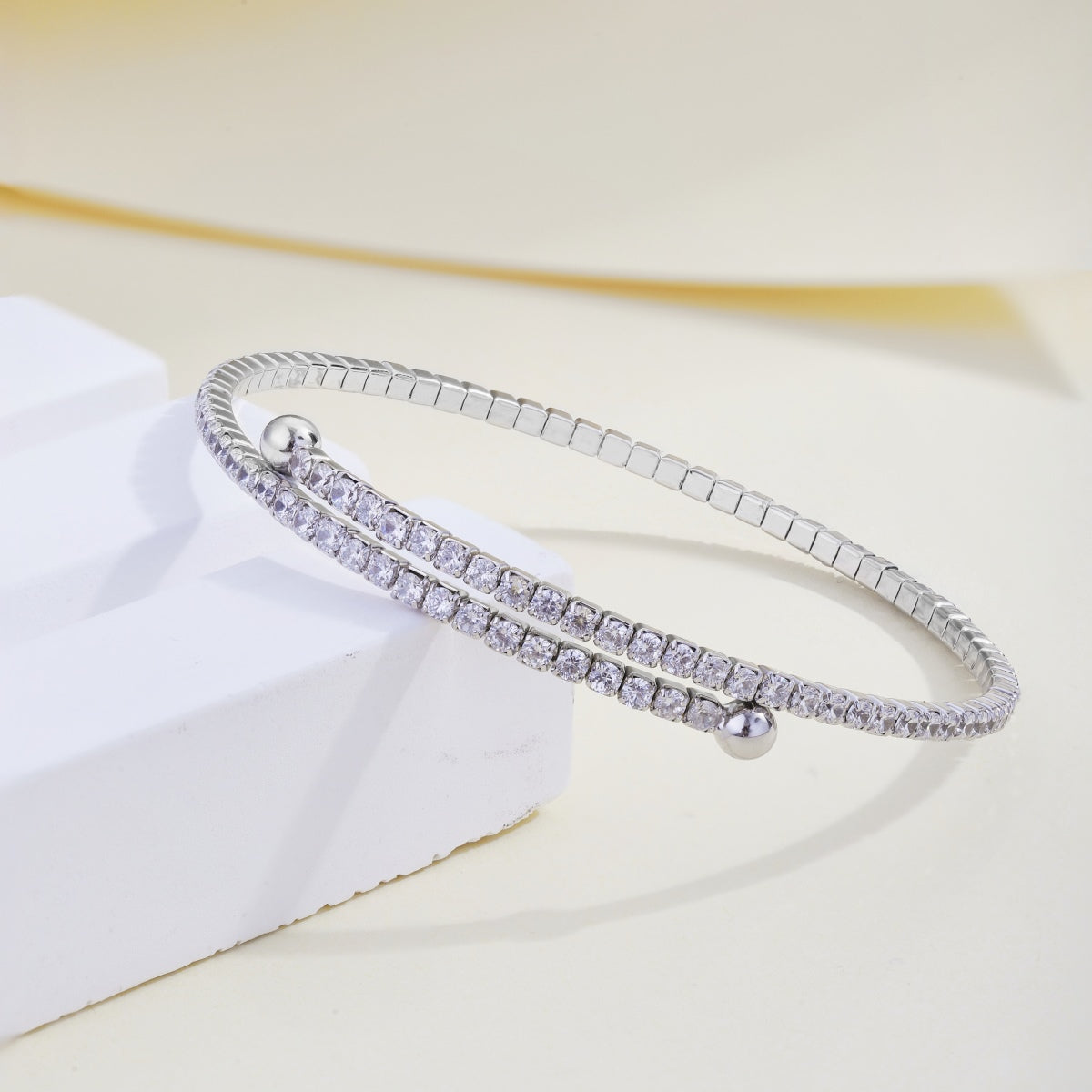 [Love Aura]Row of Diamonds Round Fashion Bracelet