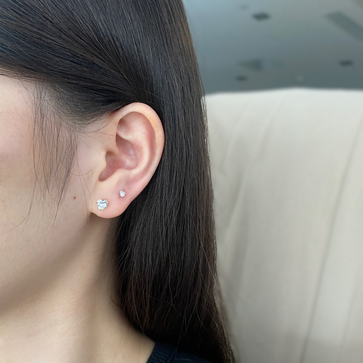 [Love Aura]Sparkling Heart Shaped Simple Earrings