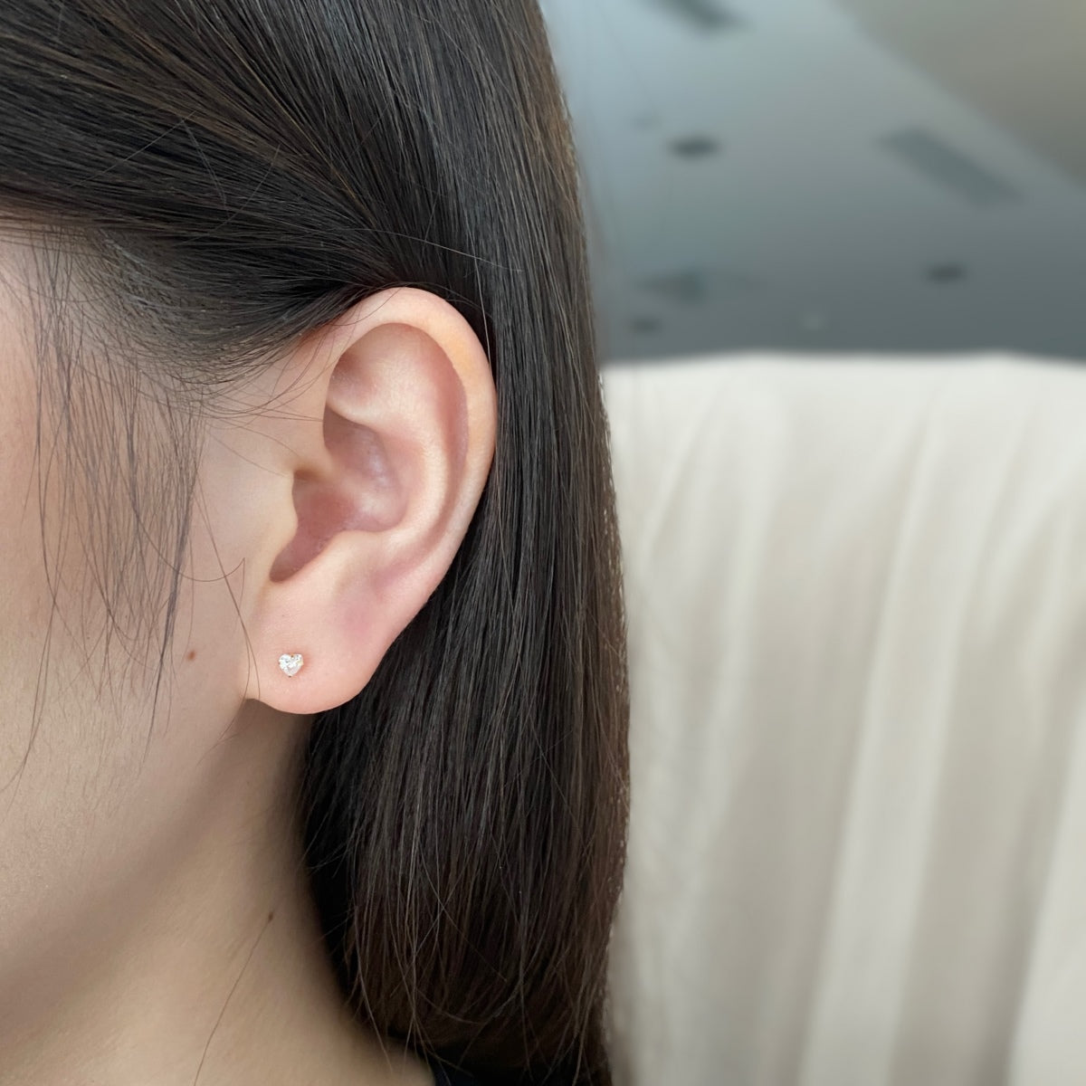 [Love Aura]Sparkling Heart Shaped Simple Earrings