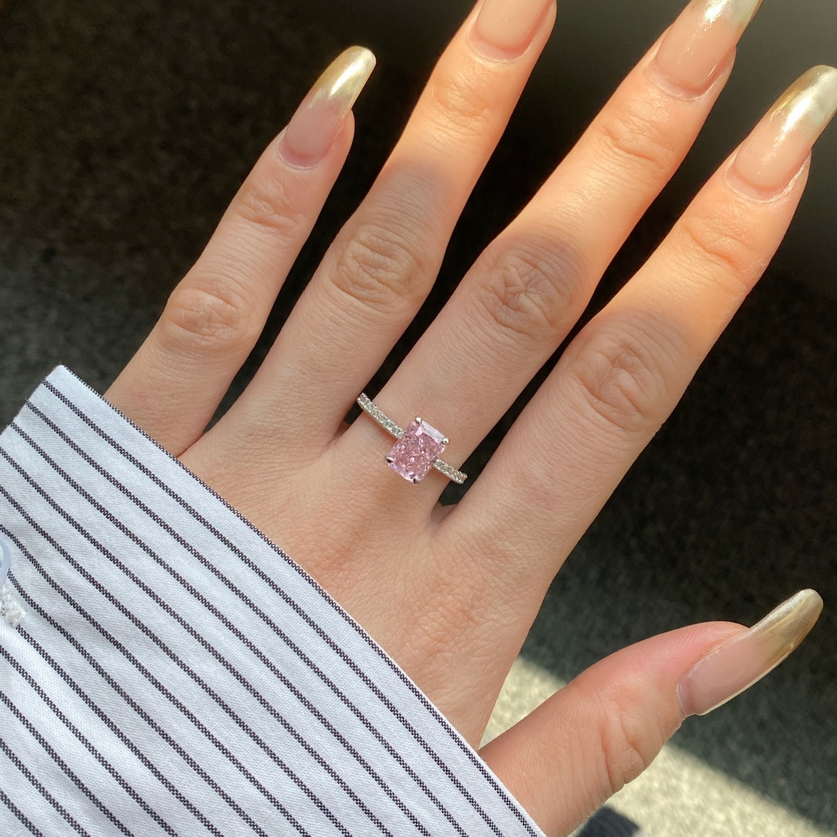 [Love Aura]2.0 Carat Dazzling Sparkling Radiant Cut Party Ring