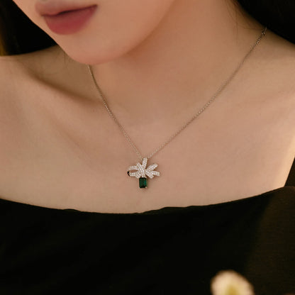[Love Aura]Luxurious Flower Shape Emerald Cut Necklace