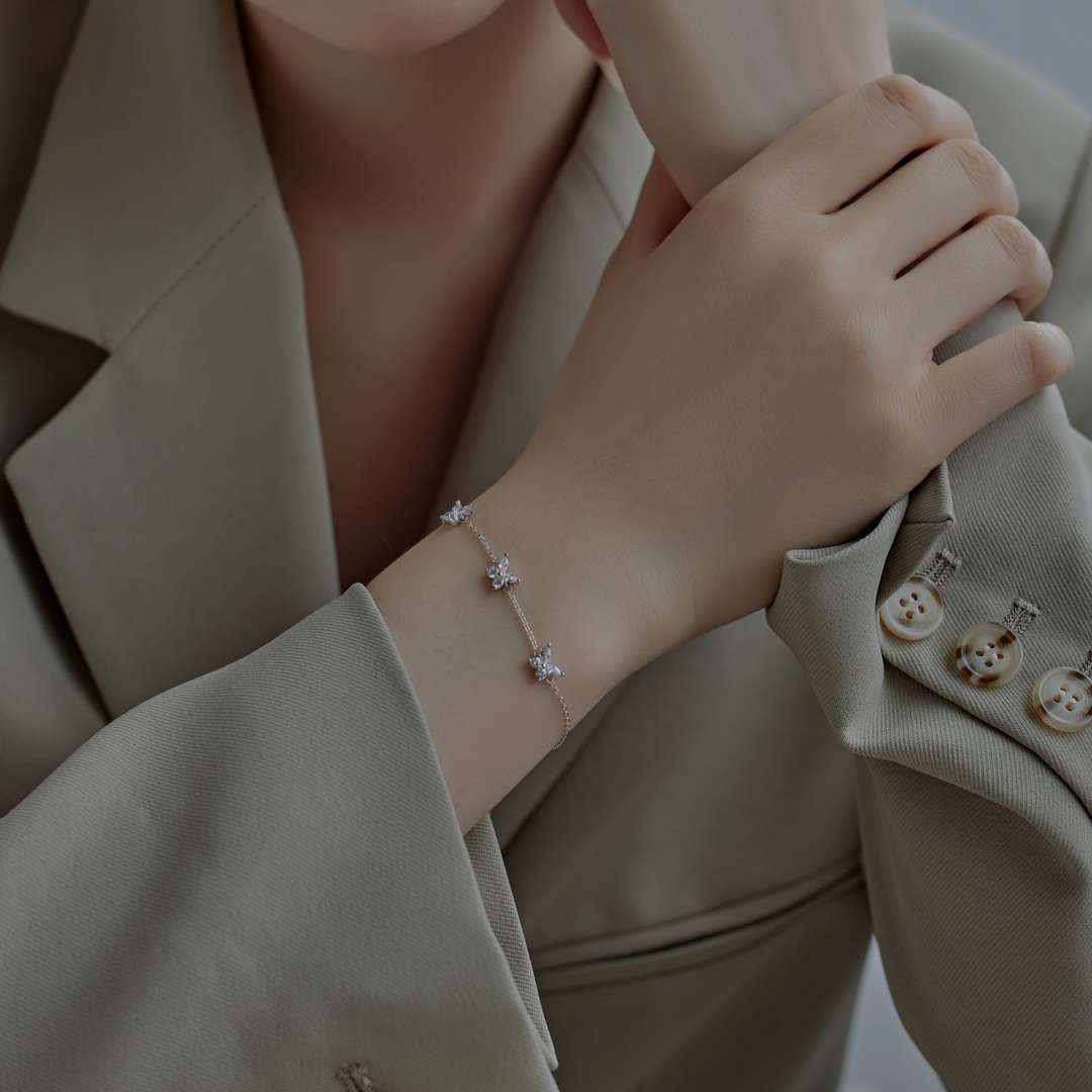 [Love Aura]Radiant Butterfly Shape Necklace