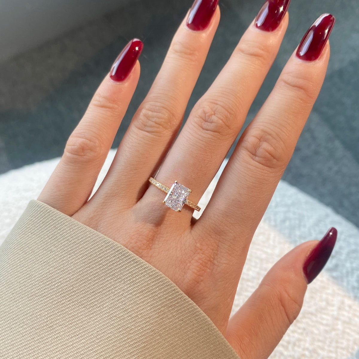[Love Aura]2.0 Carat Dazzling Sparkling Radiant Cut Party Ring