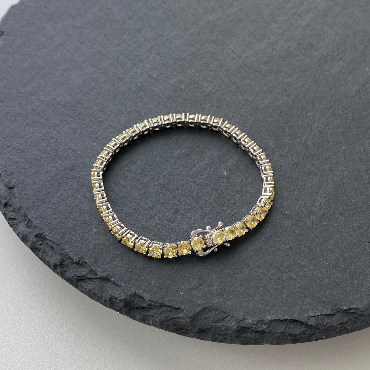 [Love Aura]Ornate Dazzling Round Cut Tennis Bracelet