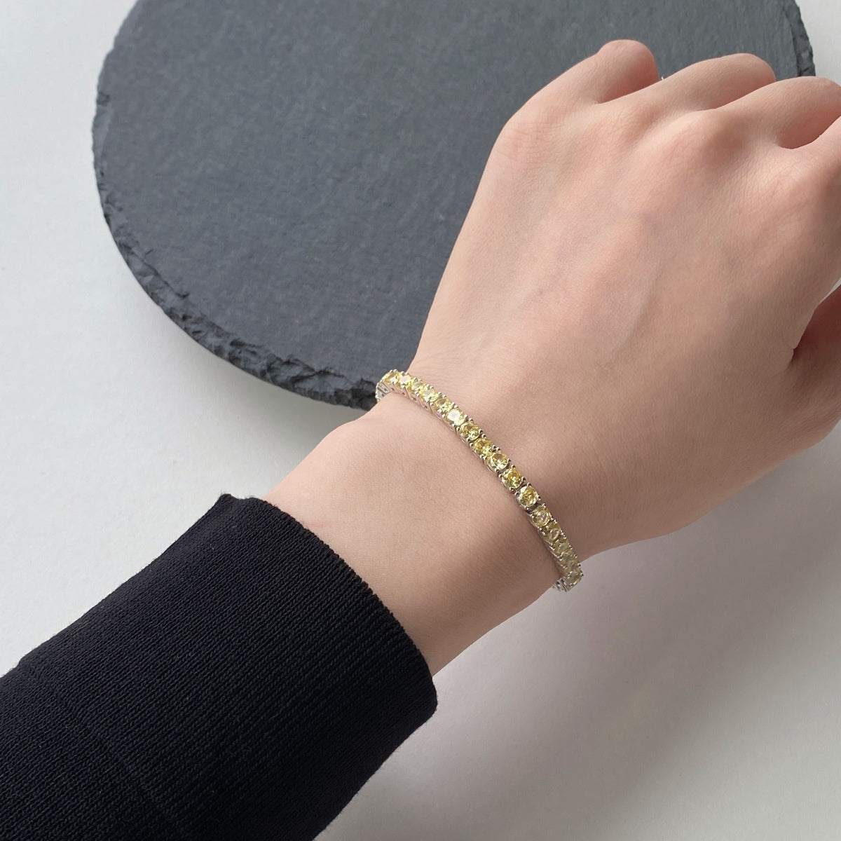 [Love Aura]Ornate Dazzling Round Cut Tennis Bracelet