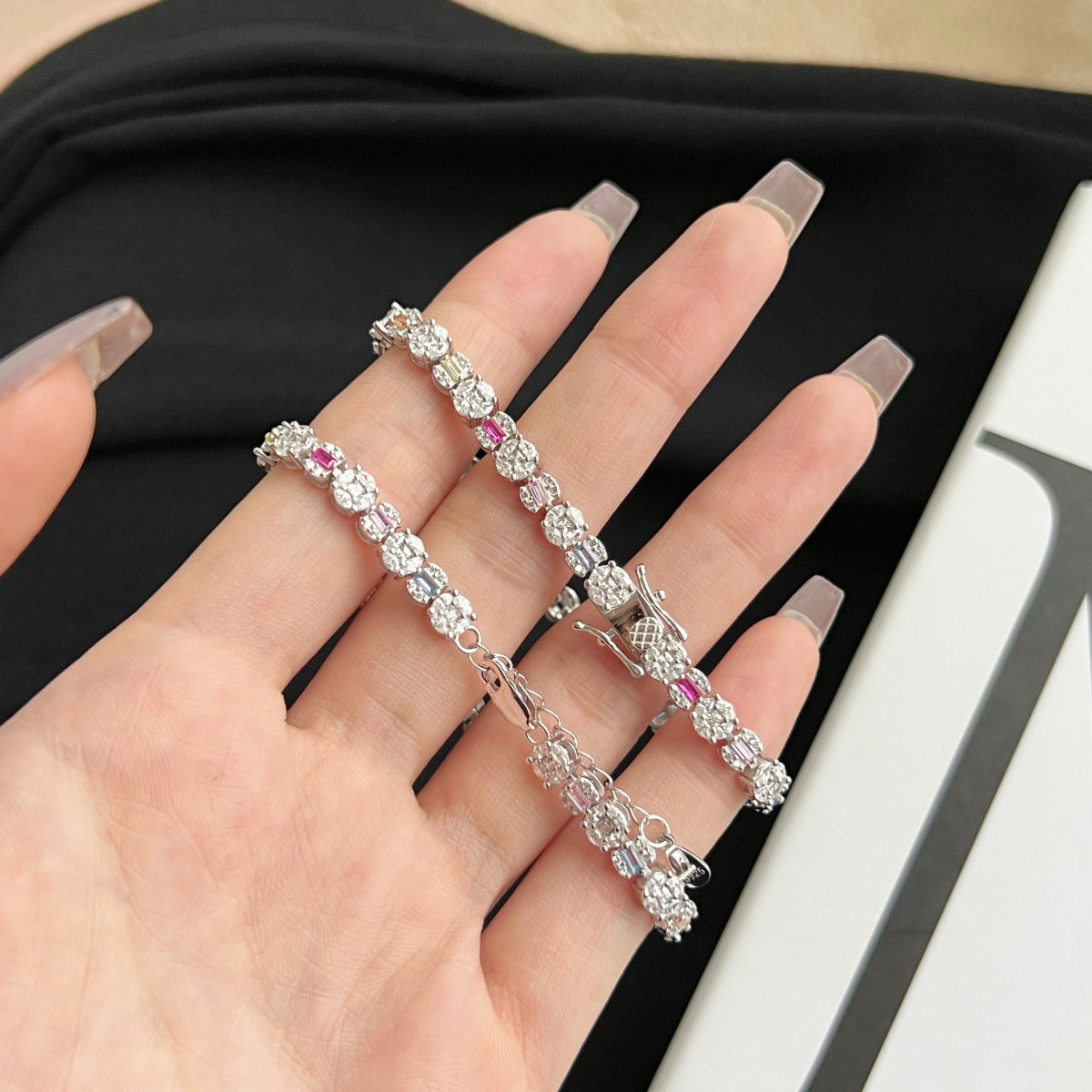 [Love Aura]Dazzling Radiant Multi Cut Daily Bracelet