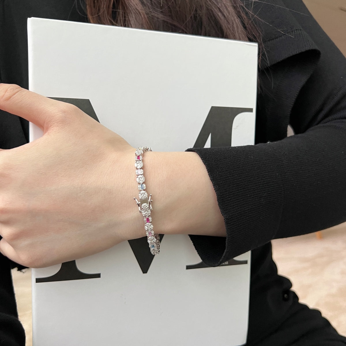 [Love Aura]Dazzling Radiant Multi Cut Daily Bracelet