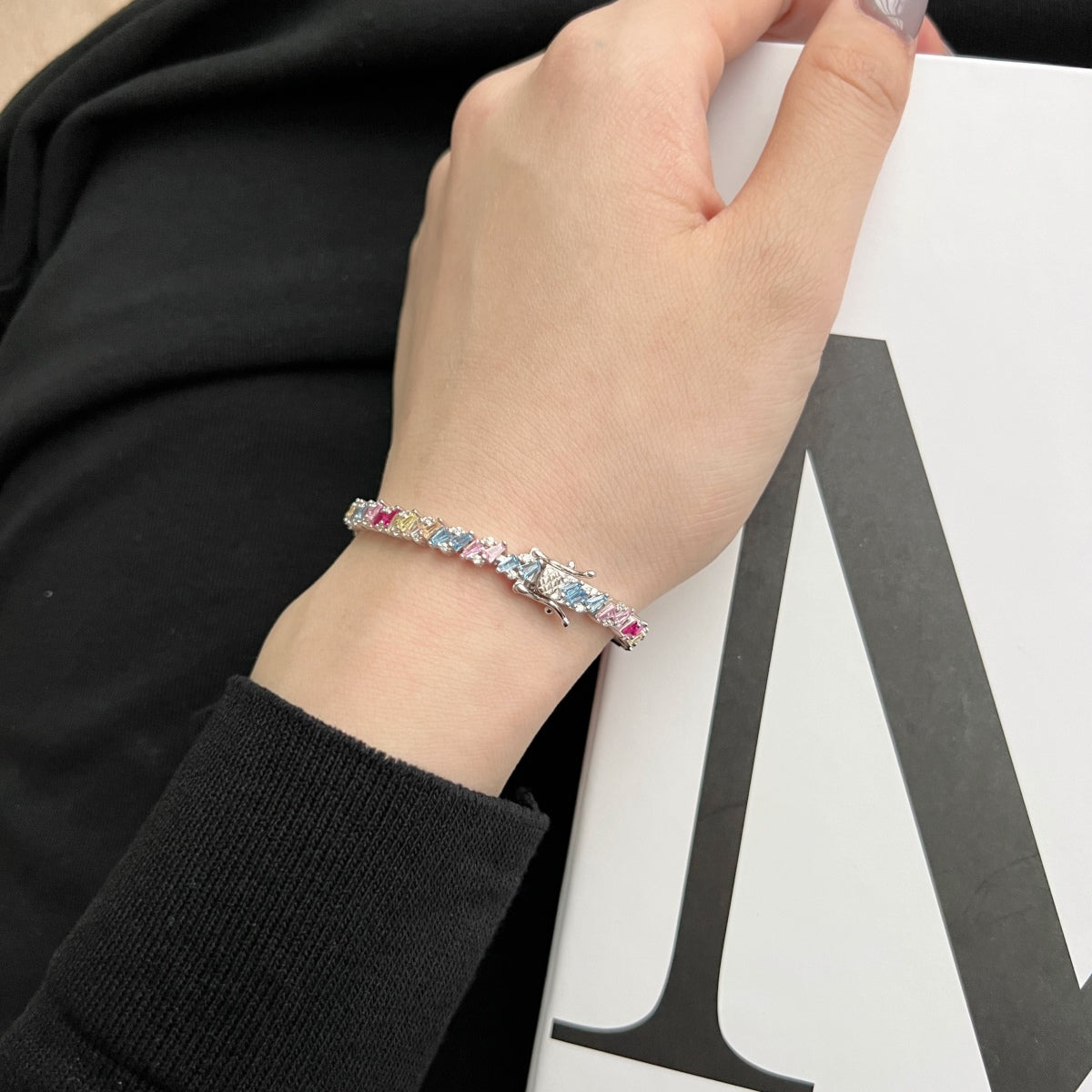 [Love Aura]Ornate Sparkling Multi Cut Party Bracelet