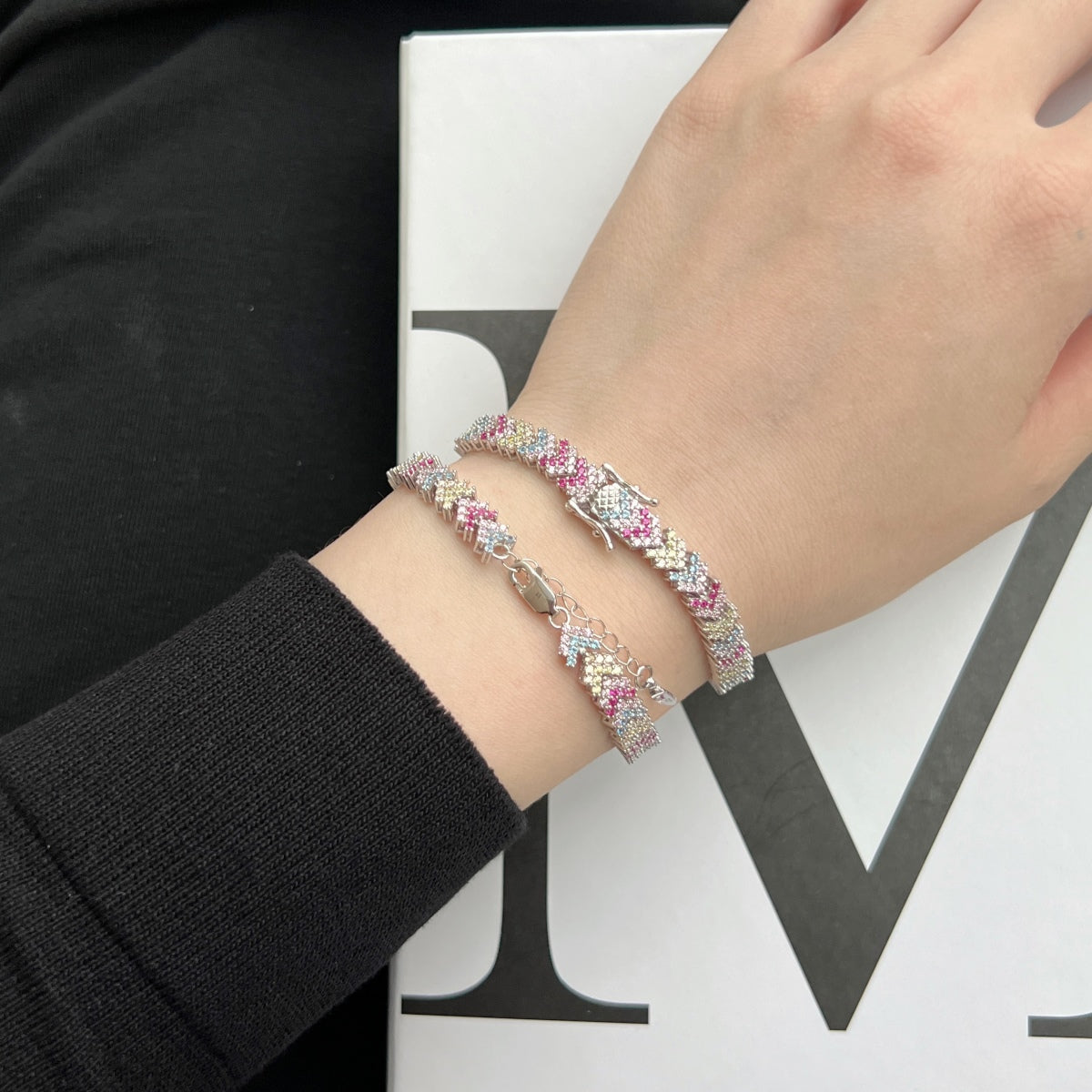 [Love Aura]Ornate Sparkling Round Cut Party Bracelet