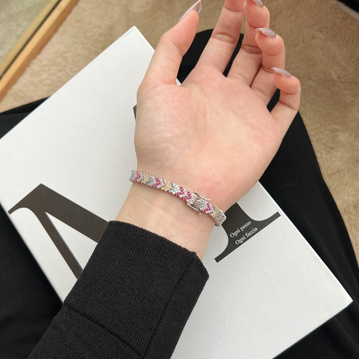 [Love Aura]Ornate Sparkling Round Cut Party Bracelet